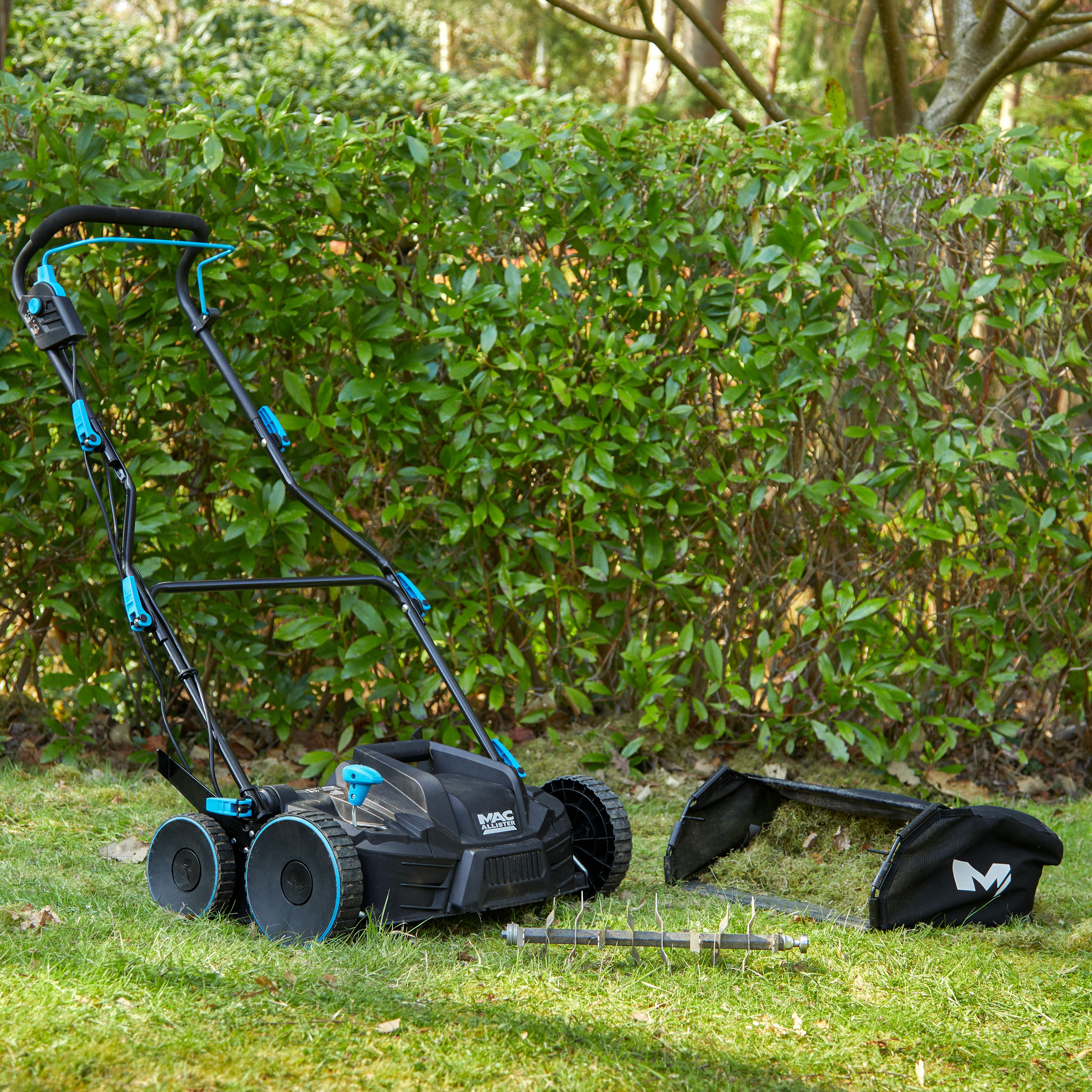 Mac Allister MSRP1800-3 930W 370mm Corded Raker & scarifier