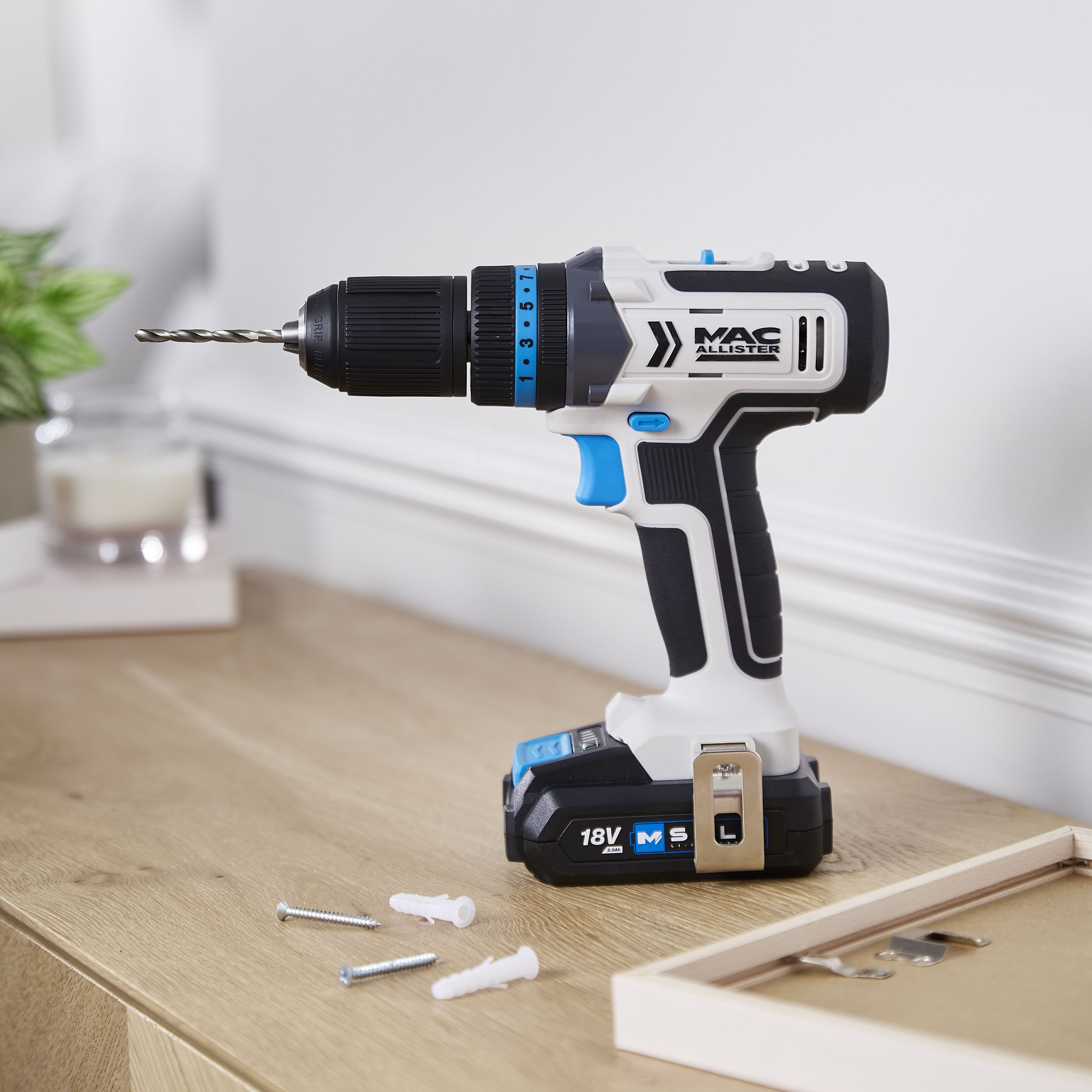 Mac Allister Solo 18V Li-ion Brushed Cordless Combi drill (1 x 2Ah) - MCD18-Li-2