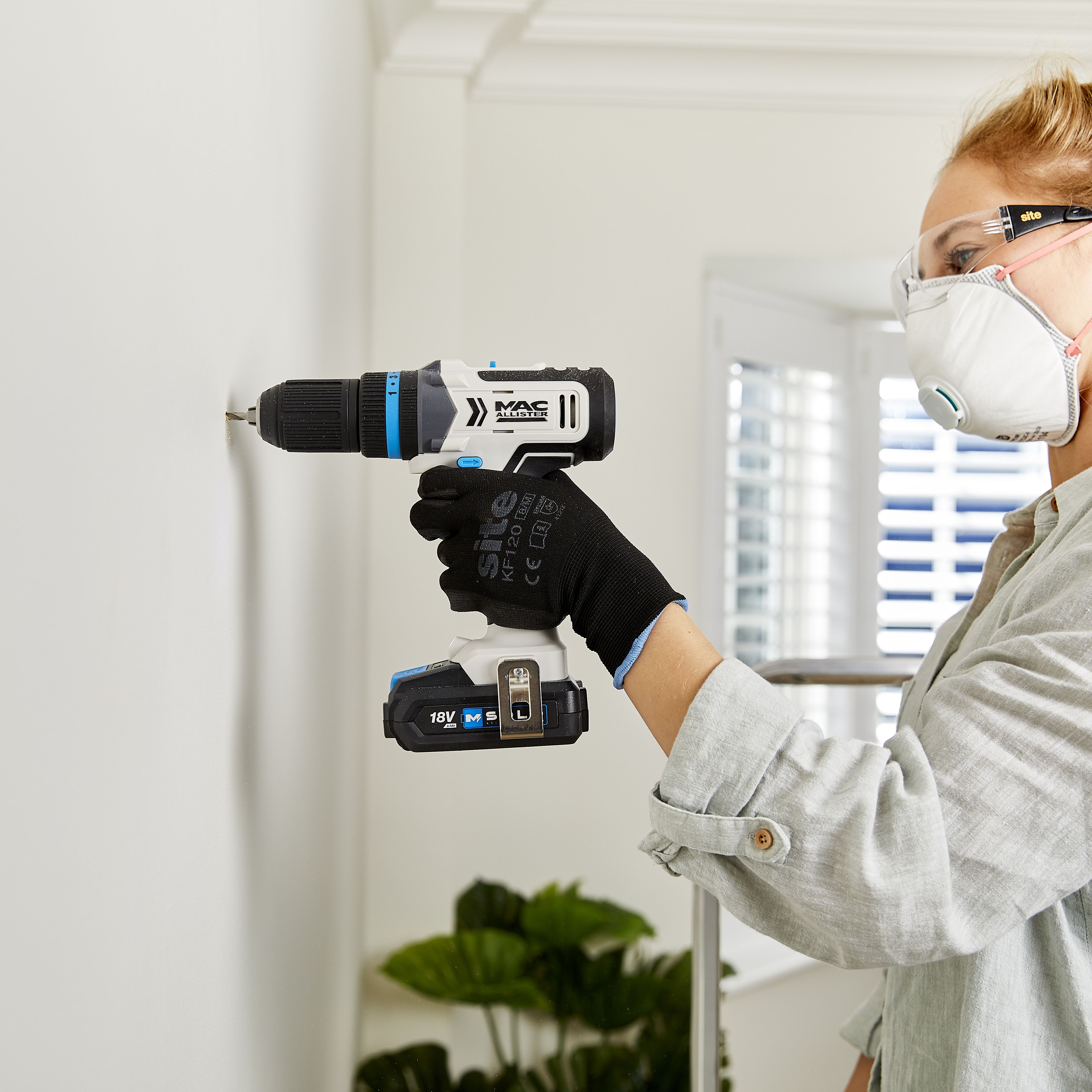 Mac Allister Solo 18V Li-ion EXT Cordless Combi drill & impact driver (2 x 2Ah) MCD18-Li-2 / MID18-Li