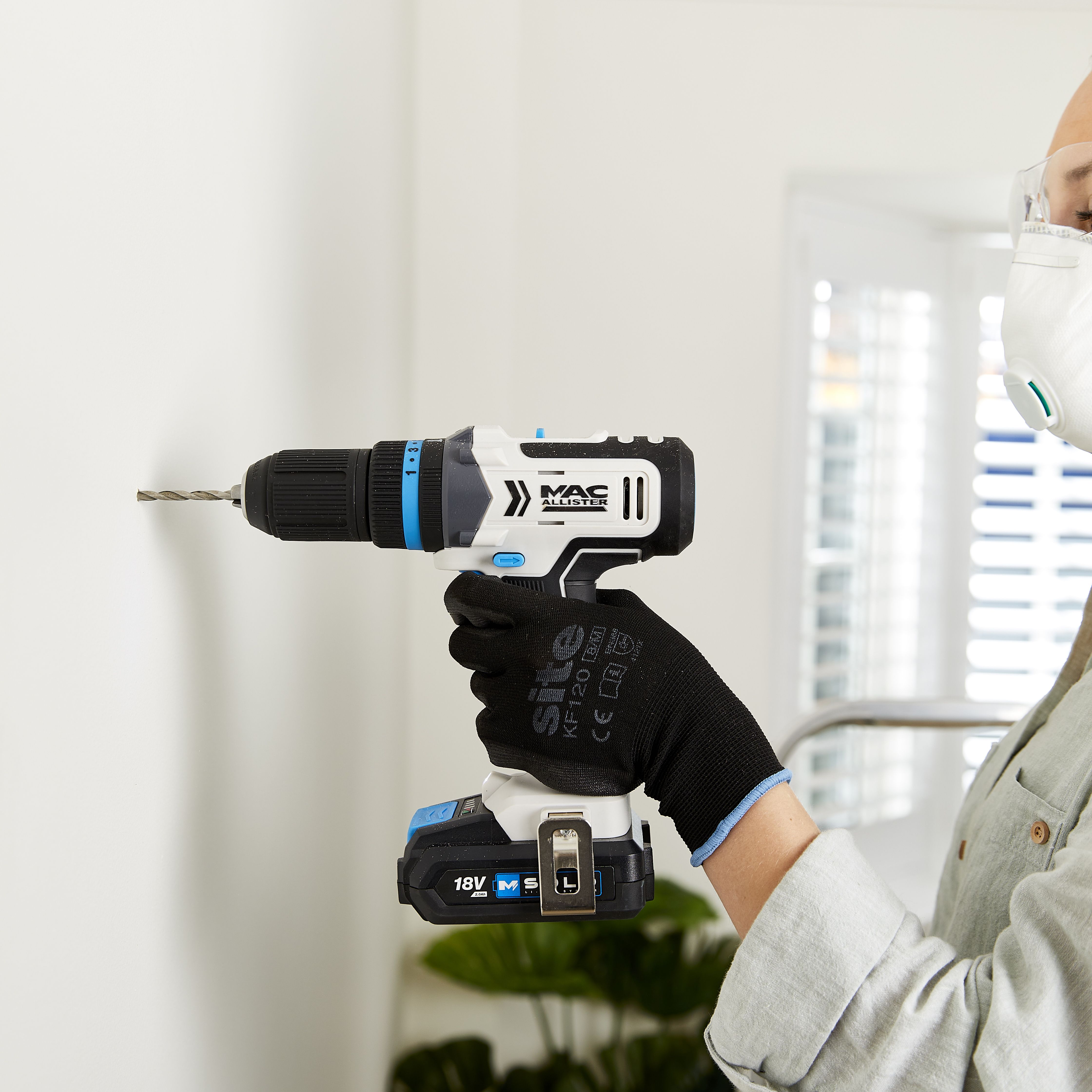 Mac Allister Solo 18V Li-ion EXT Cordless Combi drill & impact driver (2 x 2Ah) MCD18-Li-2 / MID18-Li