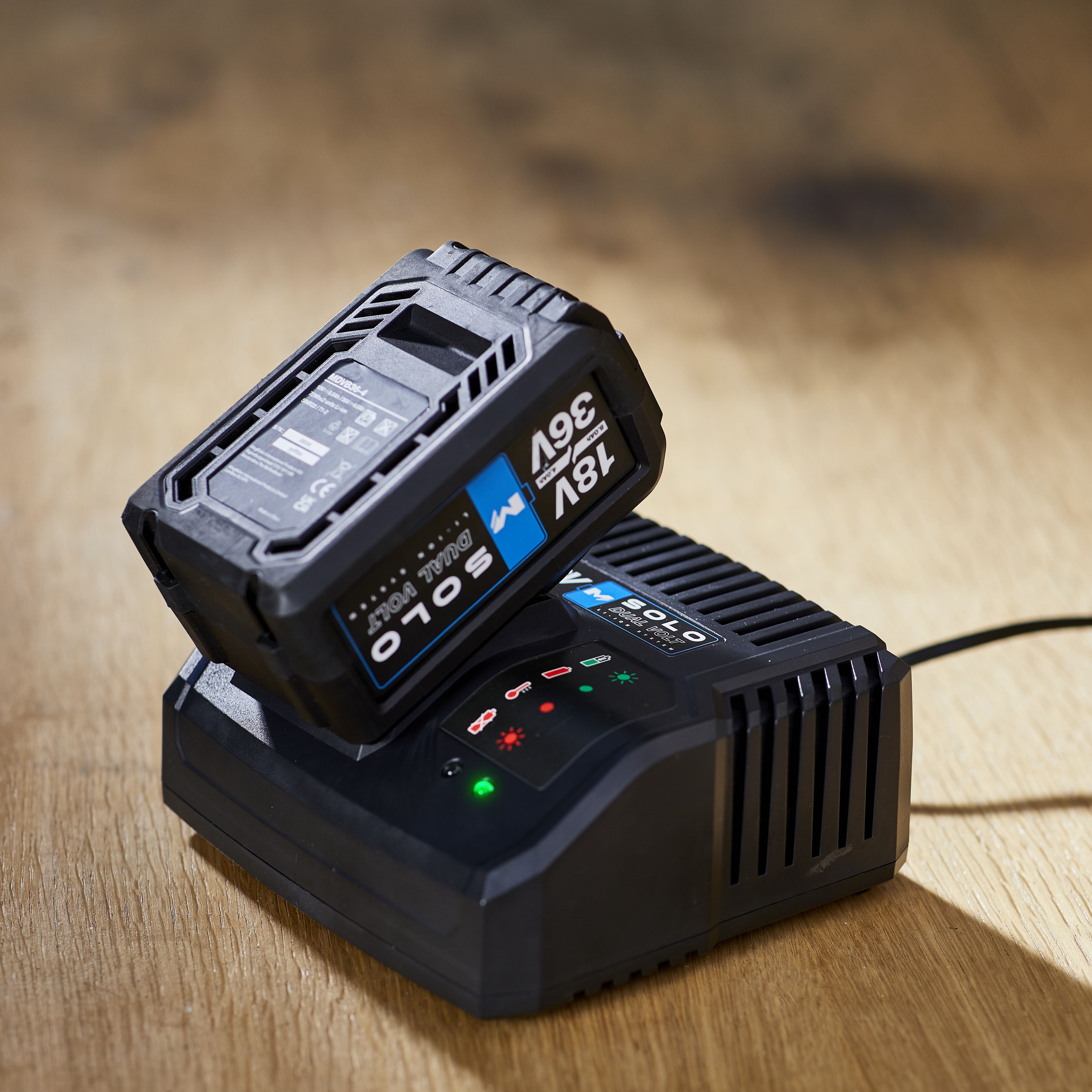 Mac allister mht18 hotsell battery charger