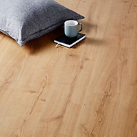 Mackay Natural Oak effect High-density fibreboard (HDF) Laminate Flooring