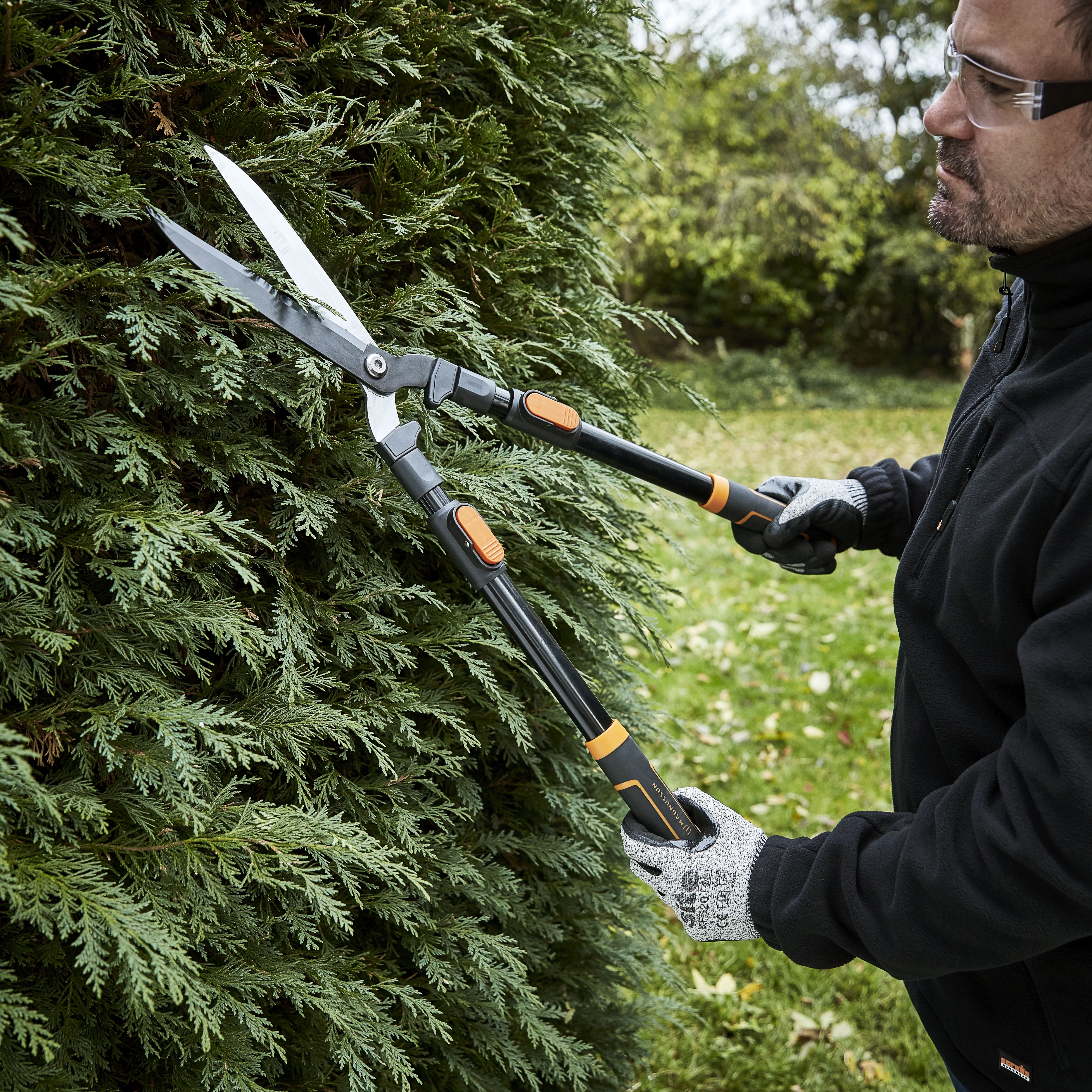 Fiskars mattock online