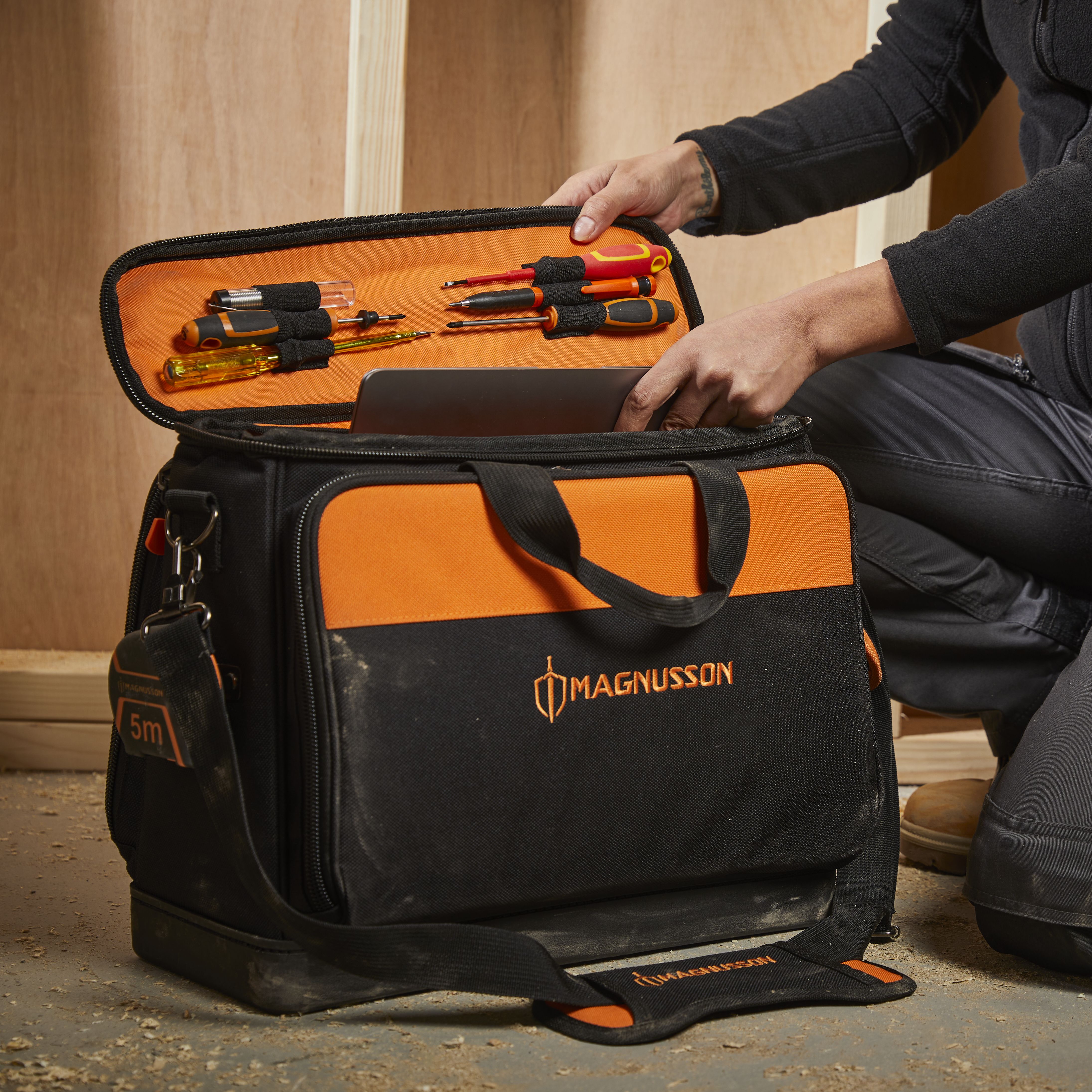 Magnusson Hard base tool bag (L)470mm - 4