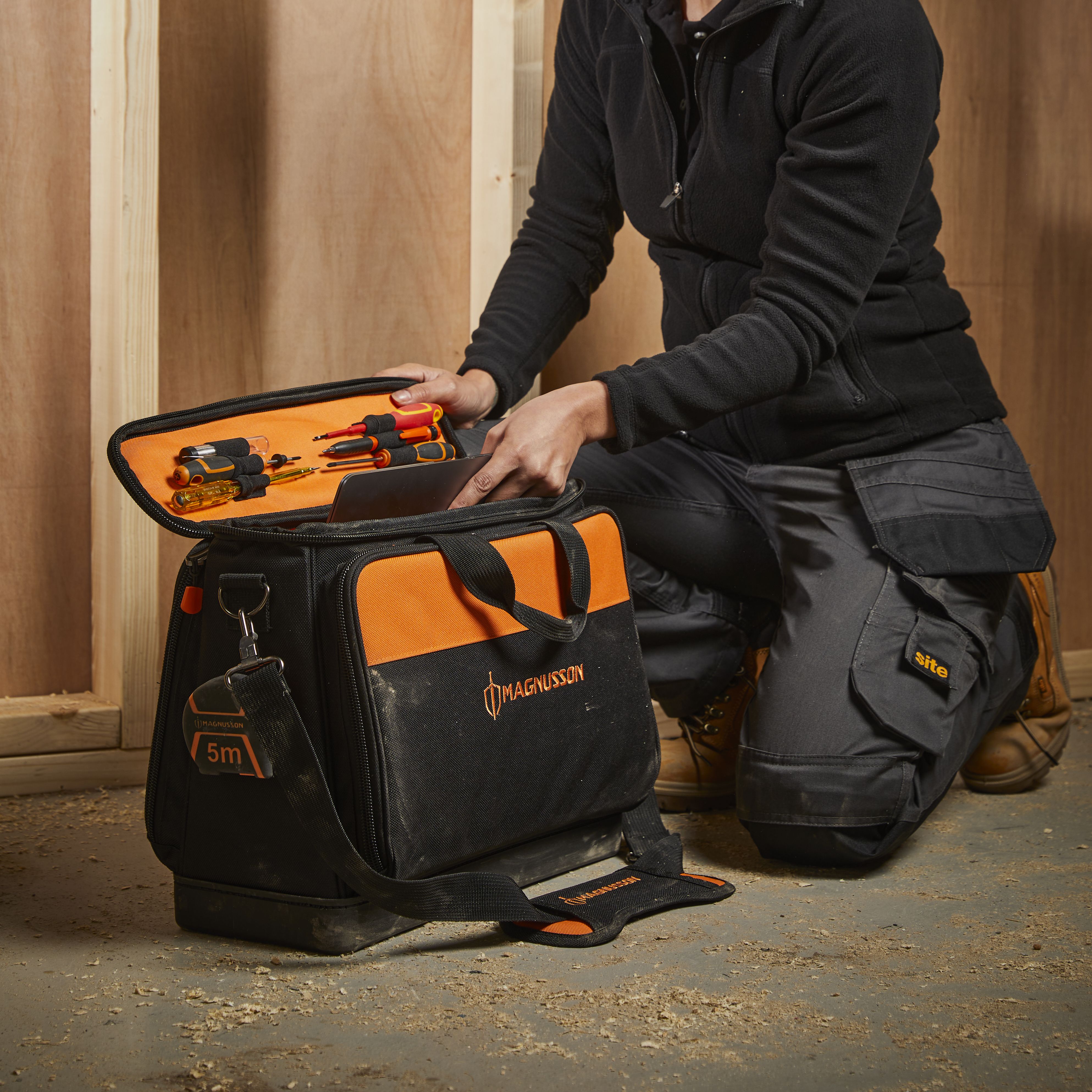 Magnusson Hard base tool bag (L)470mm - 6