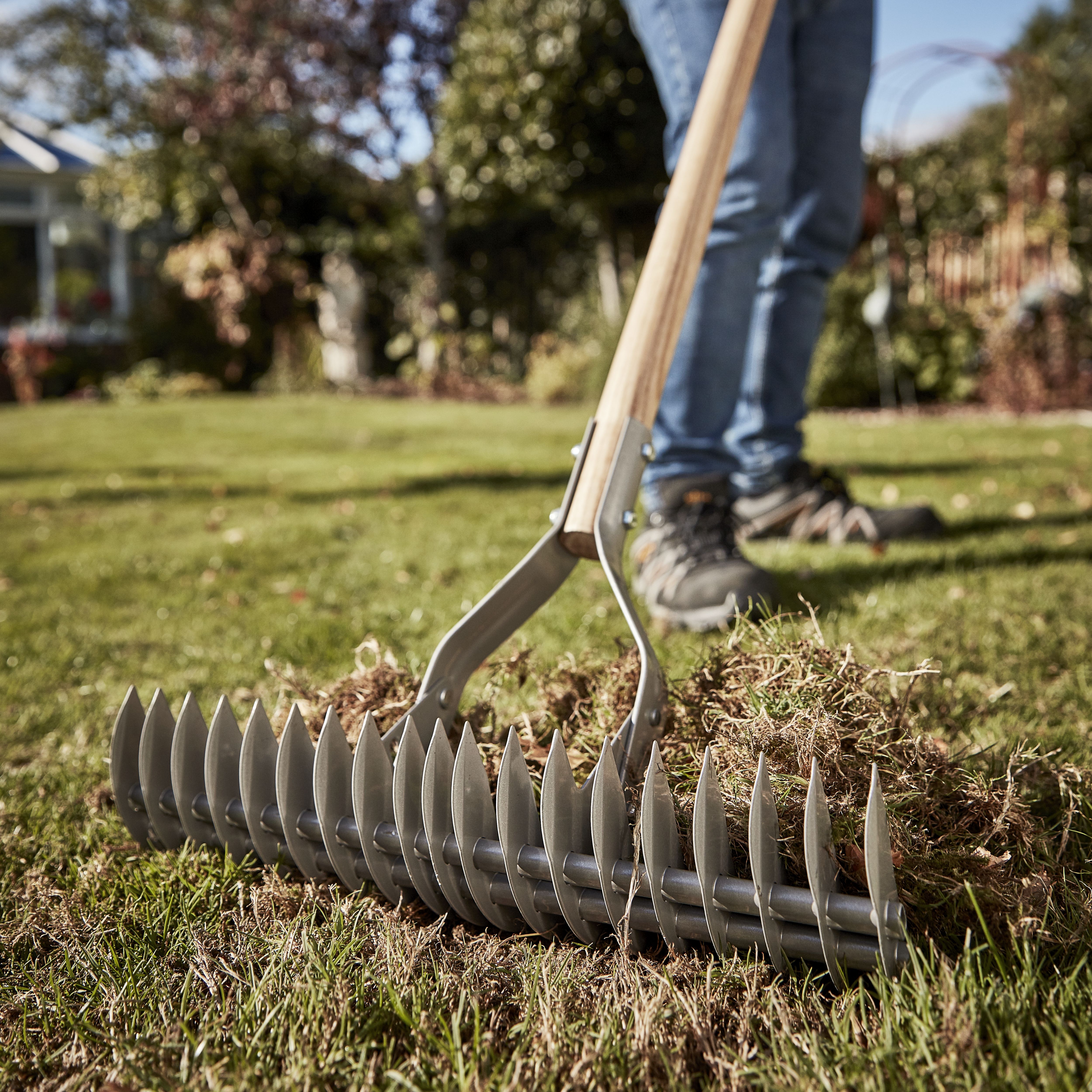 Lawn aerator online b&q