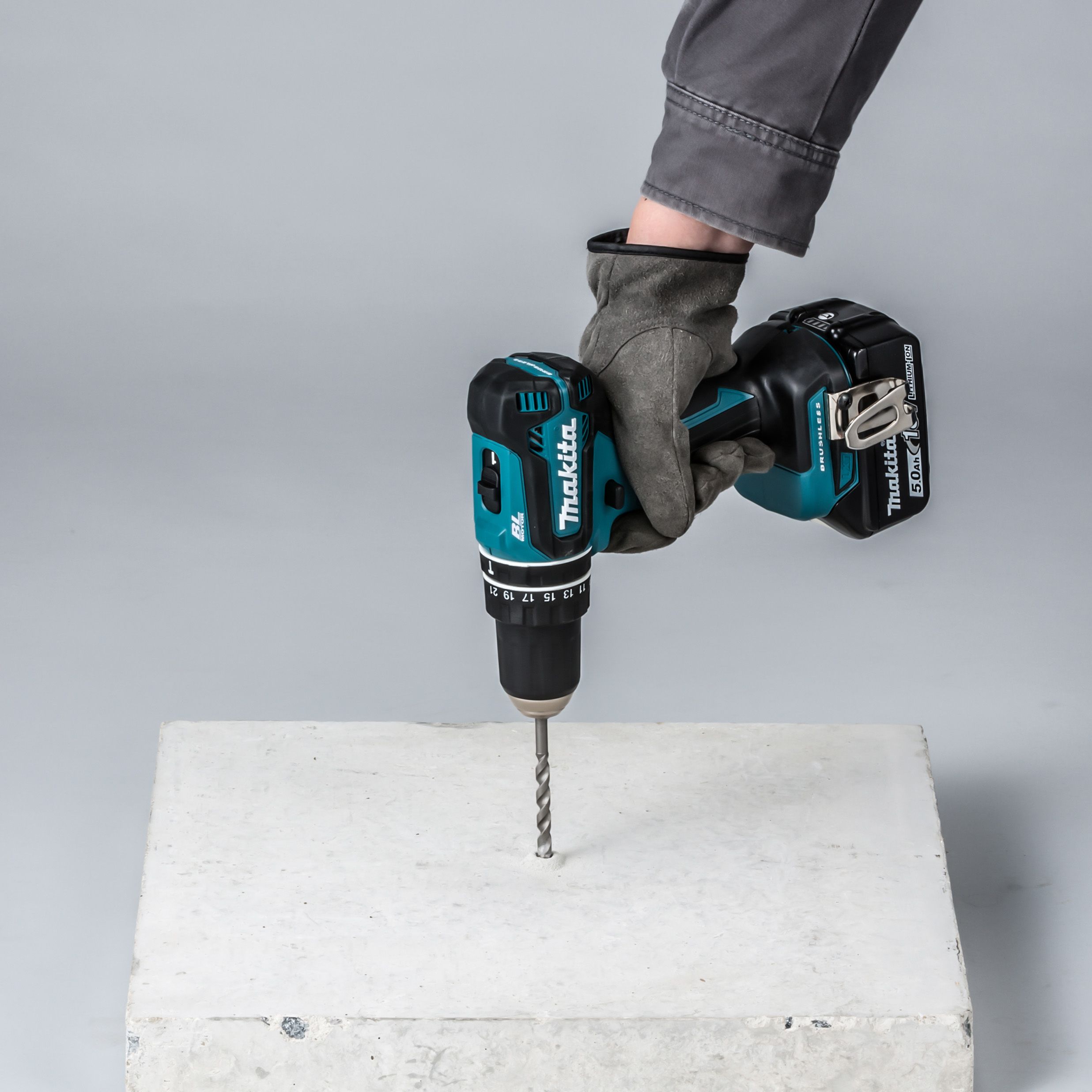 Makita 18V Li-ion Brushless Cordless Combi drill (2 x 3Ah) - DHP485F001