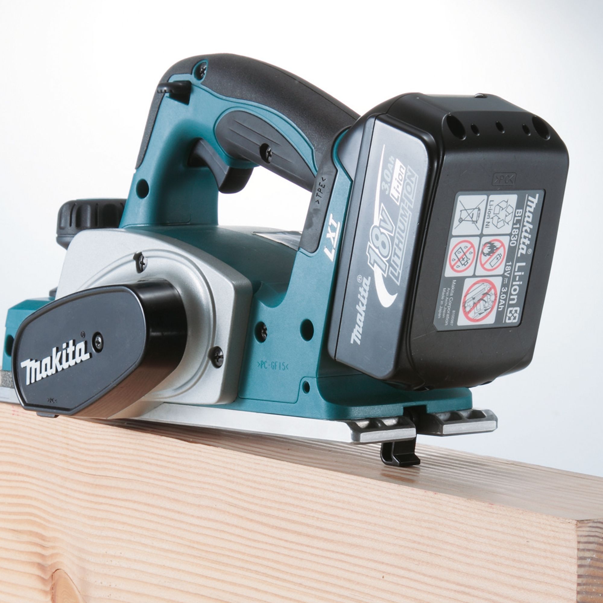 Makita 18V LXT 82mm Brushed Cordless Planer (Bare Tool) - DKP180Z