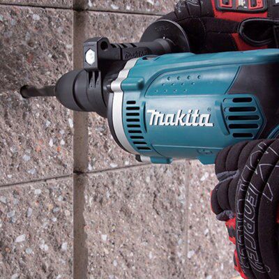 Makita 240V 710W Corded Hammer drill HP1631K DIY at B Q