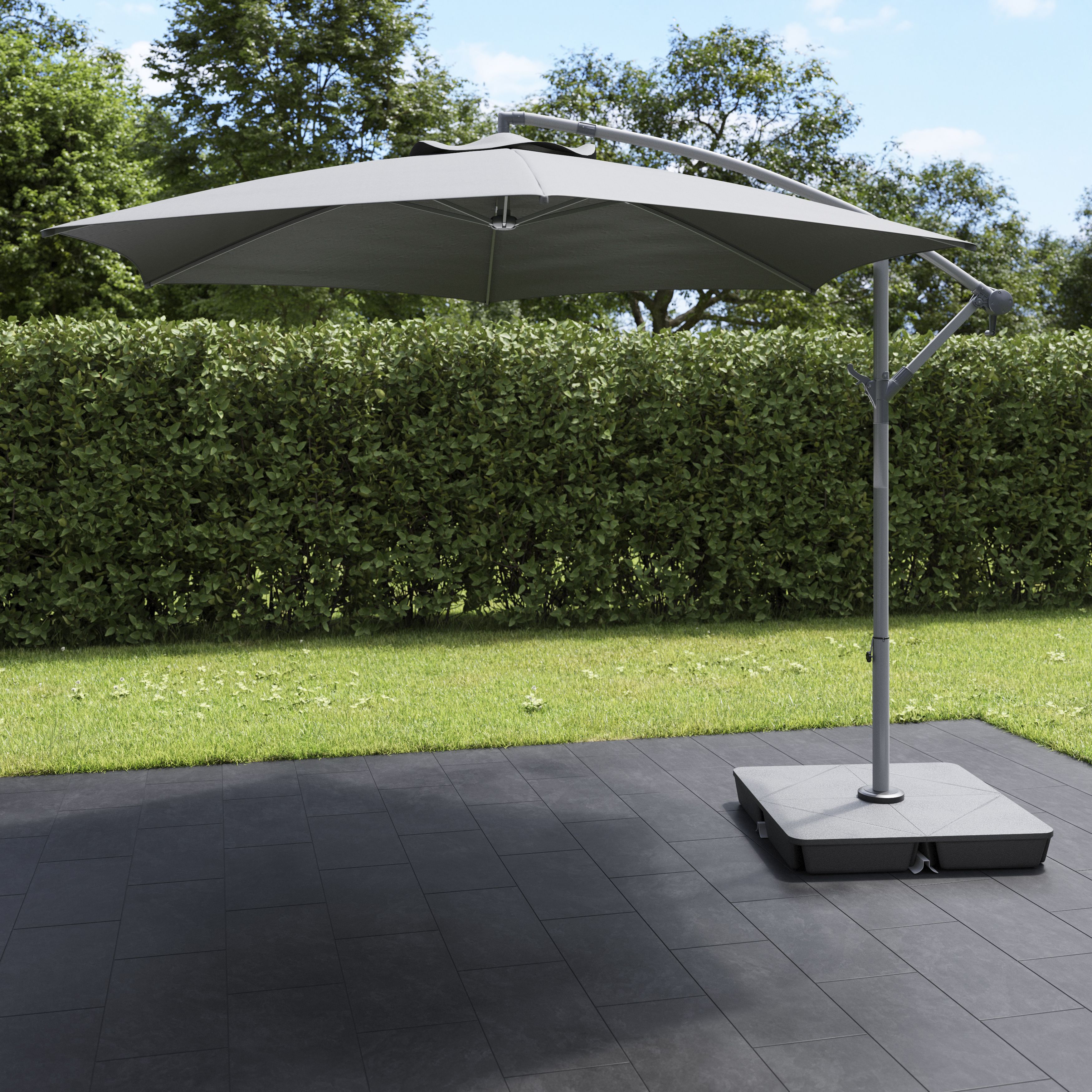 B and q deals parasol