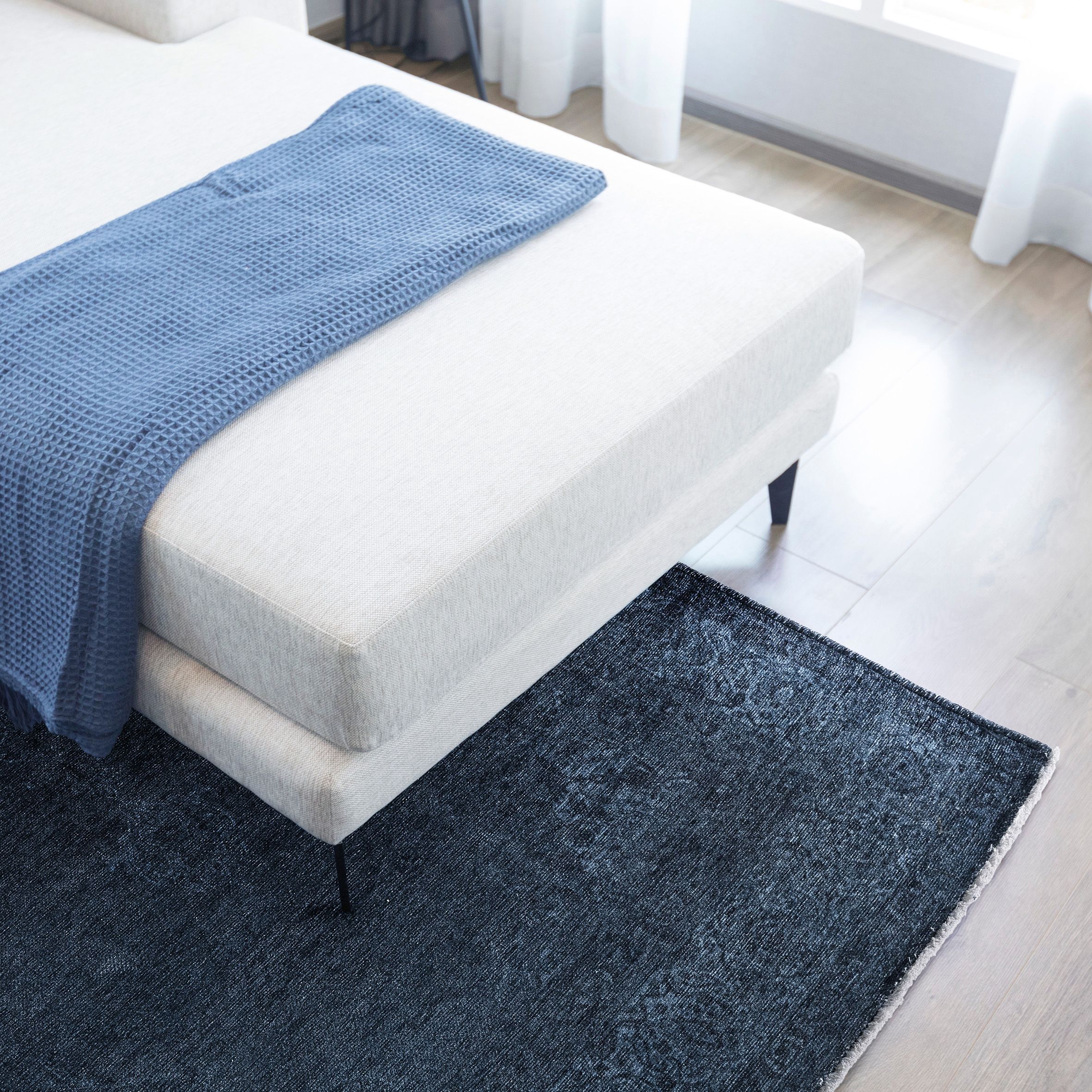 Mary Lou Blue Traditional Large Rug, (L)225cm x (W)155cm