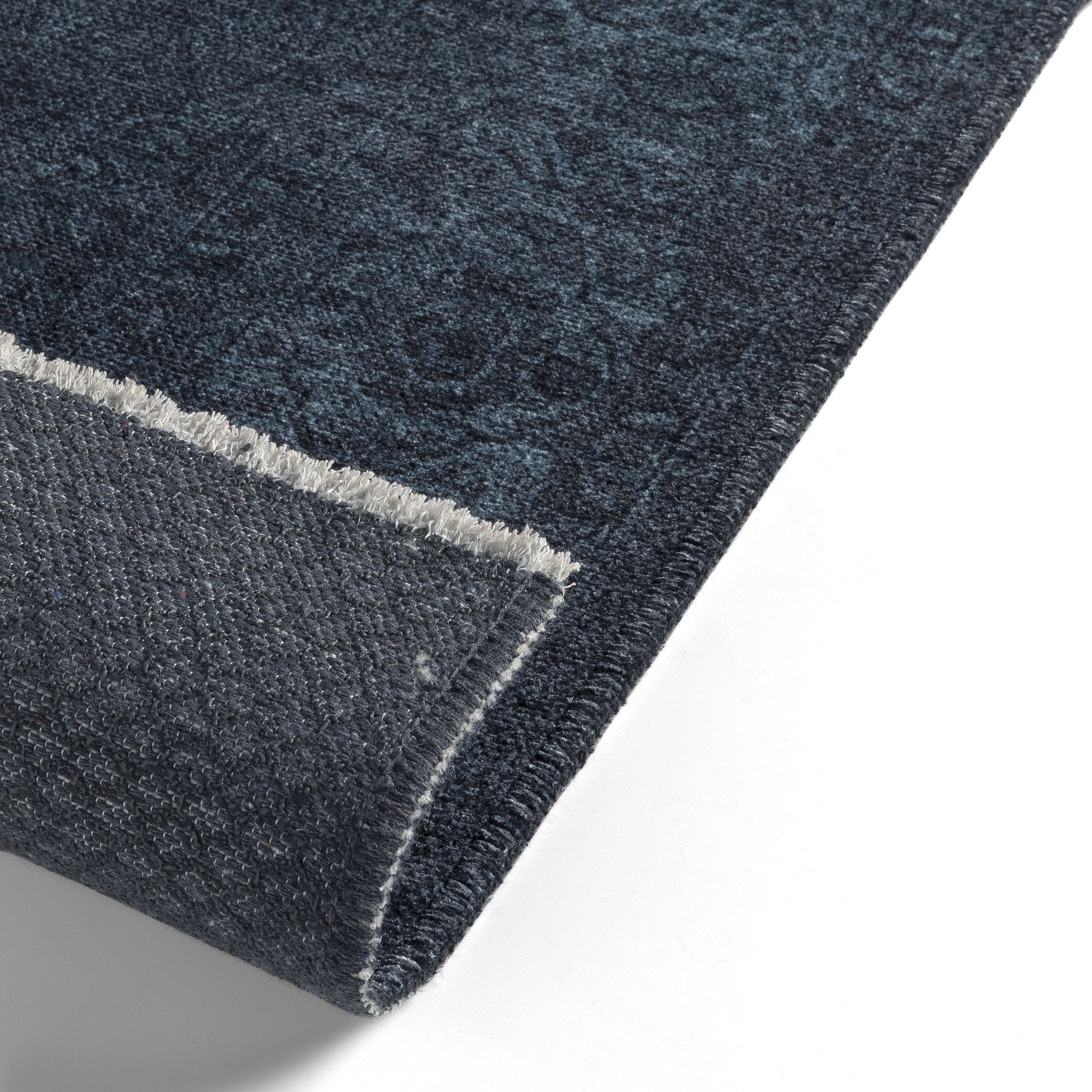 Mary Lou Blue Traditional Large Rug, (L)225cm x (W)155cm