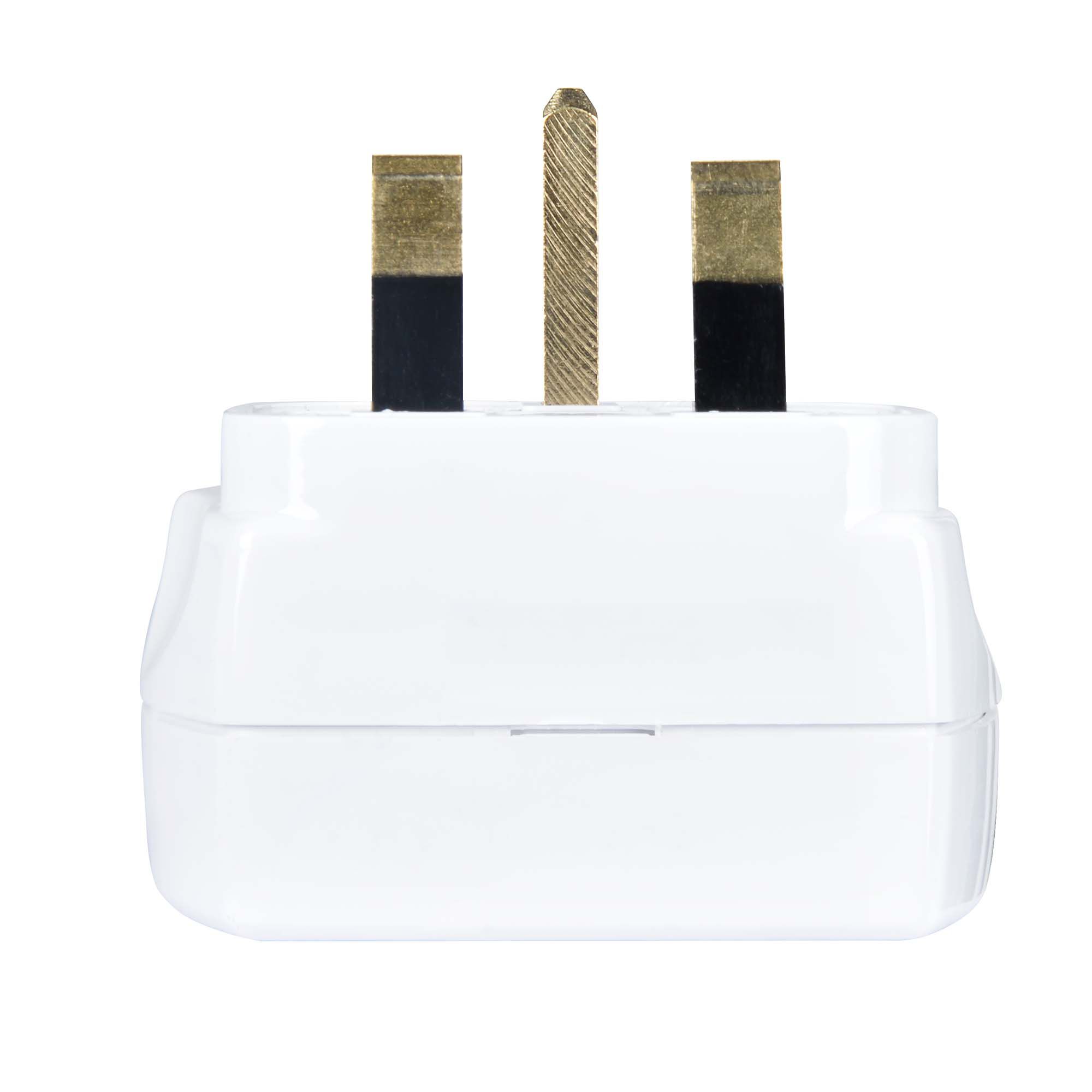 Masterplug 13A Surge protection socket adaptor White