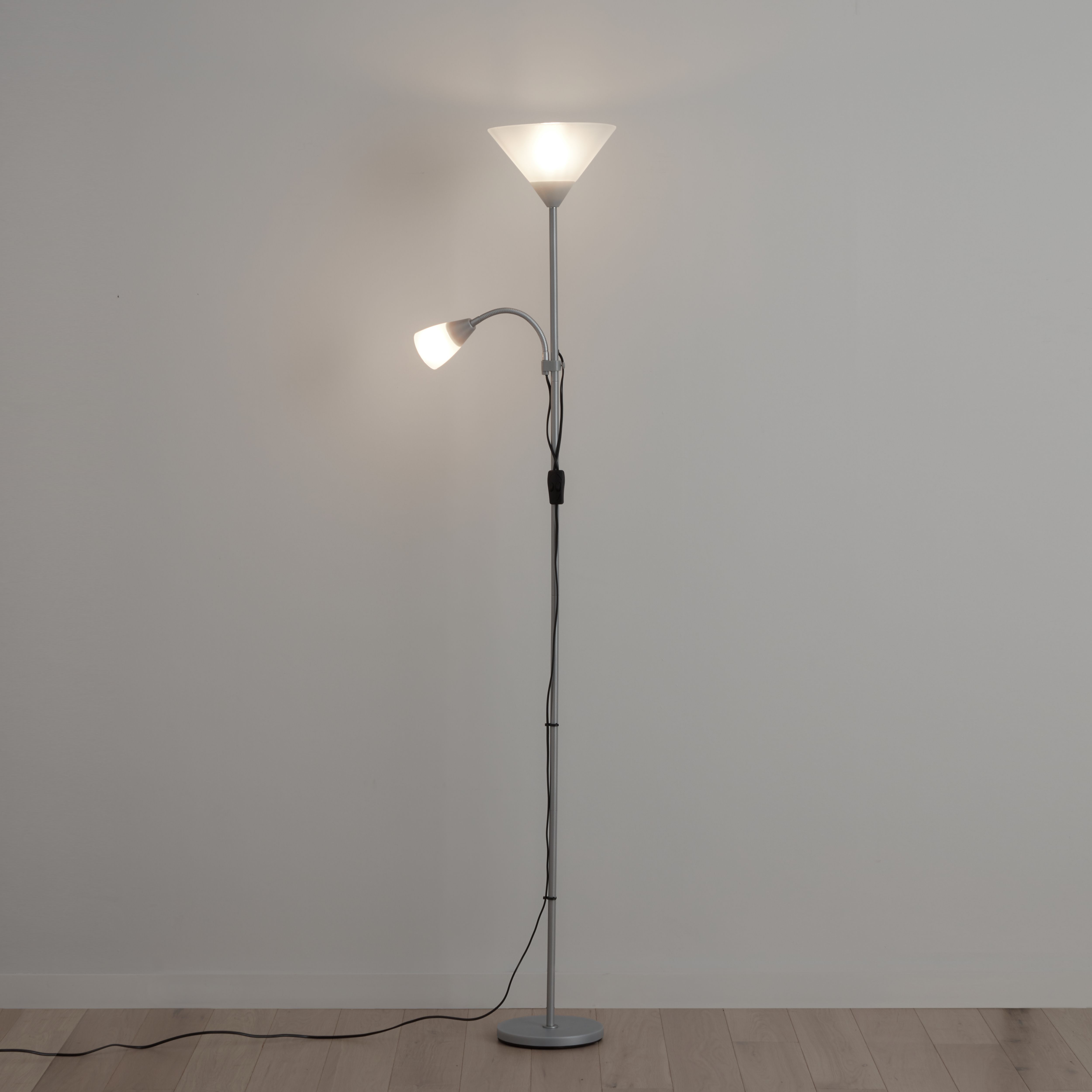 Child proof hot sale floor lamp