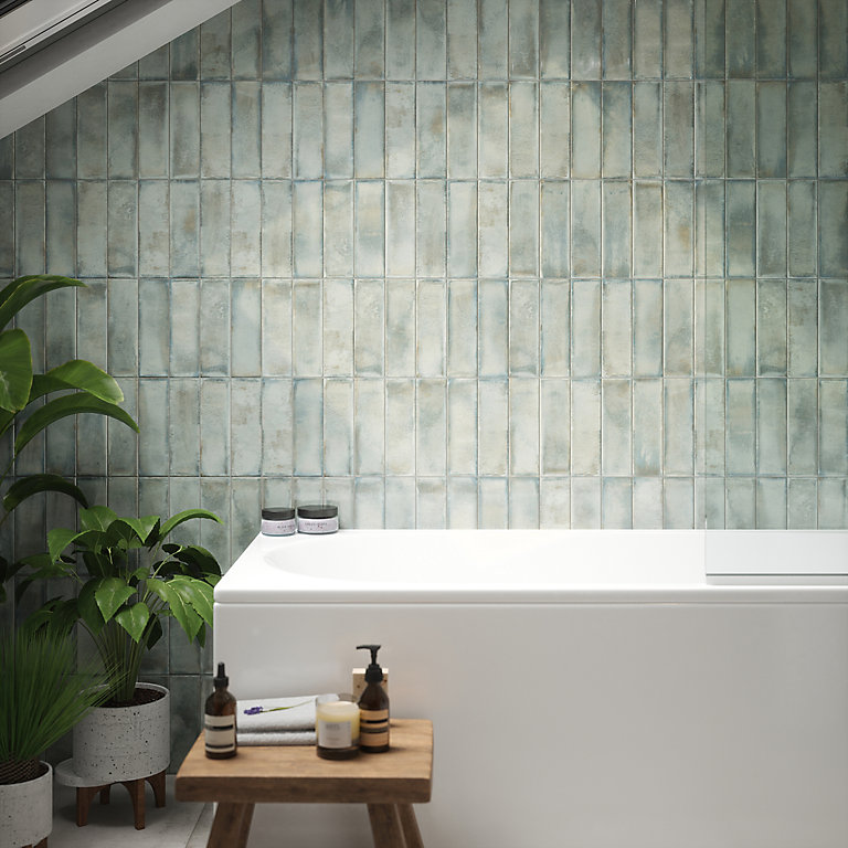Maya Green Gloss Structured Plain Ceramic Wall Tile, Pack of 54, (L)245mm (W)75mm | DIY at B&Q