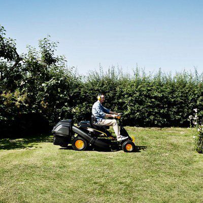 McCulloch 9602100-32 Petrol Ride-on lawnmower