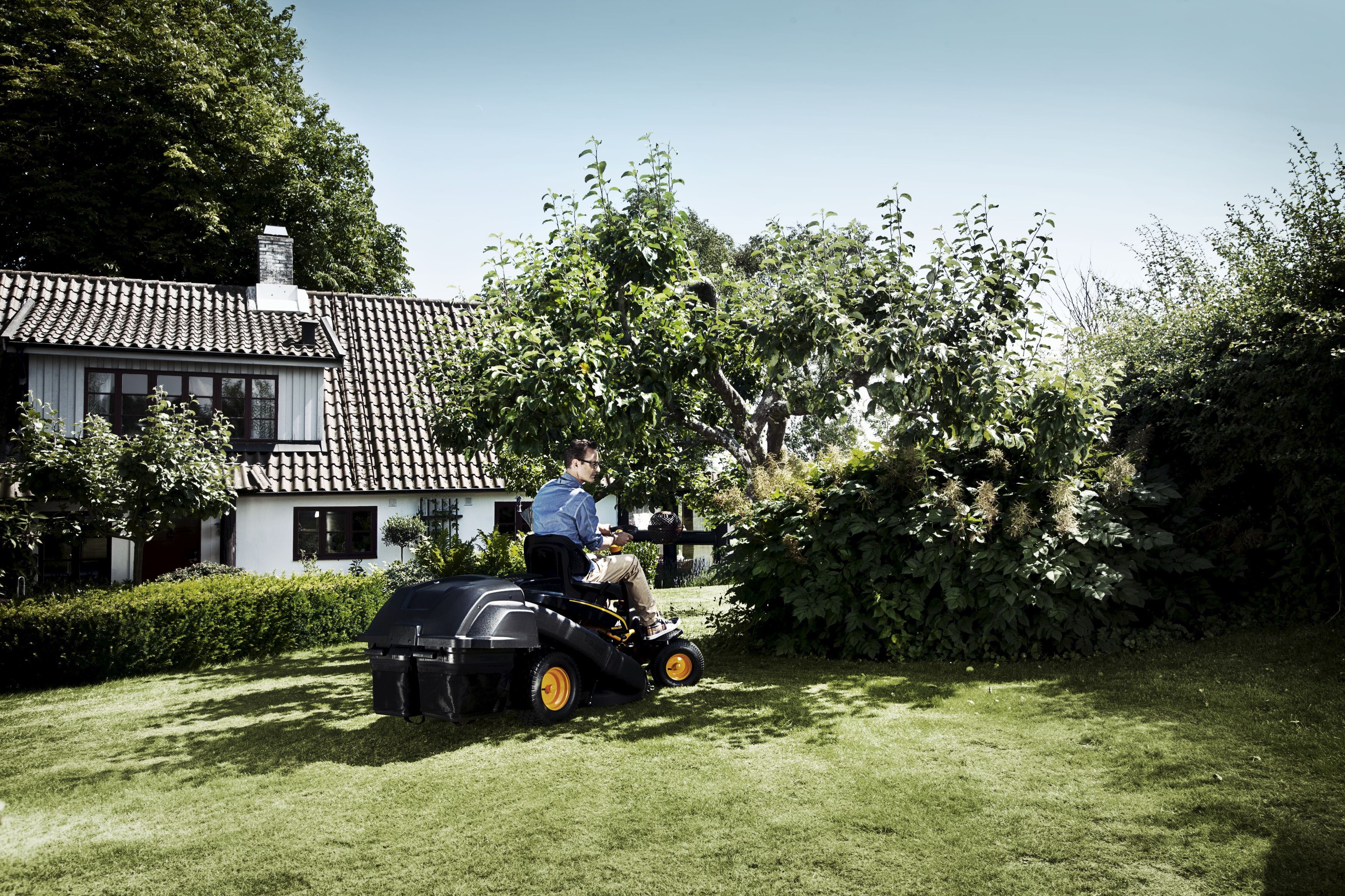 McCulloch 9602100-32 Petrol Ride-on lawnmower