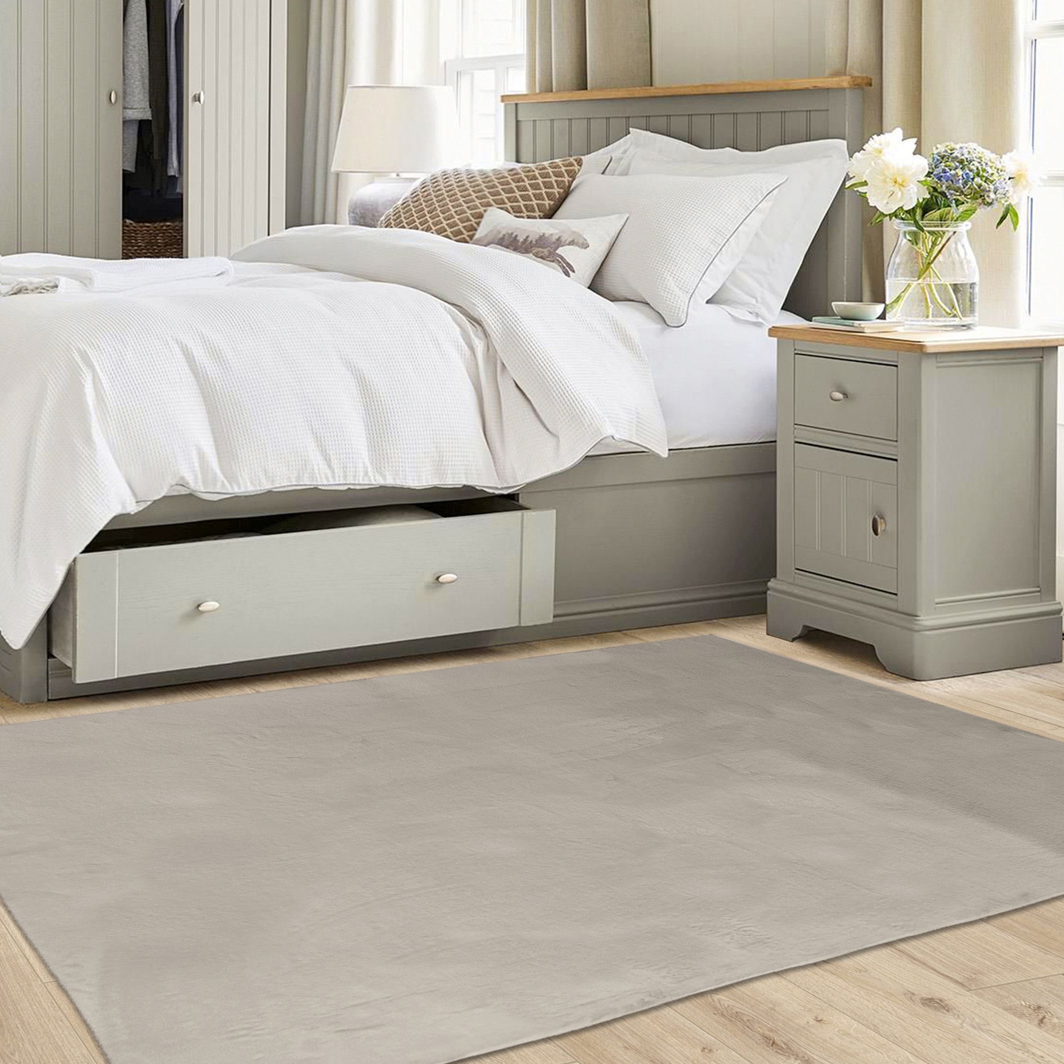 Mink Faux Fur effect Medium Rug, (L)160cm x (W)120cm
