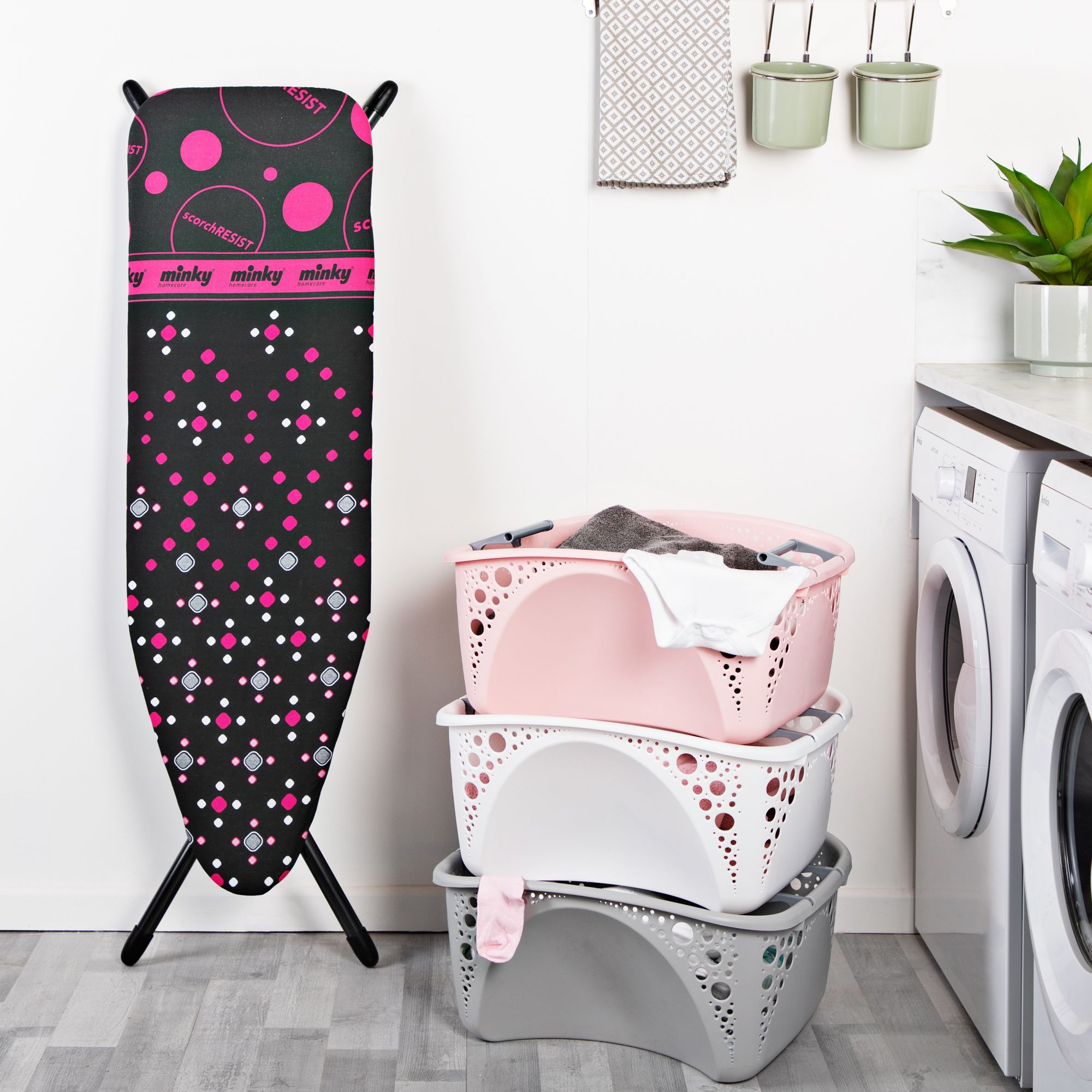 Minky Hot spot scorch resist Ironing board (L)122cm (W)38cm