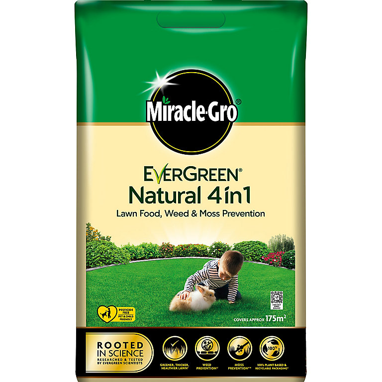Miracle-Gro Natural feed Lawn fertiliser Granules 175m² 7kg | DIY at B&Q