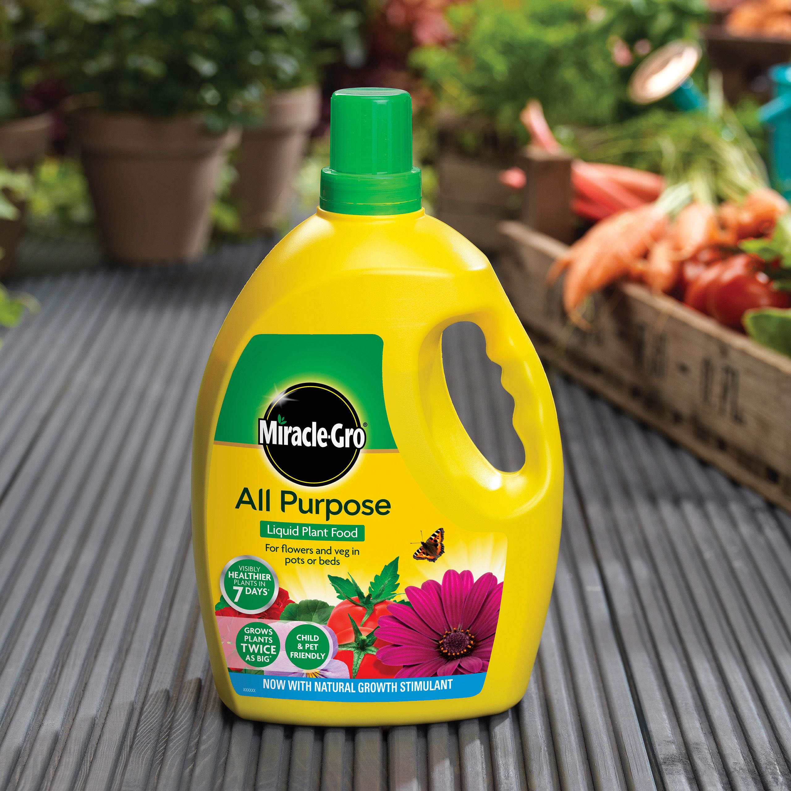 Miracle-Gro Universal Plant Feed Liquid 2.9kg | DIY At B&Q