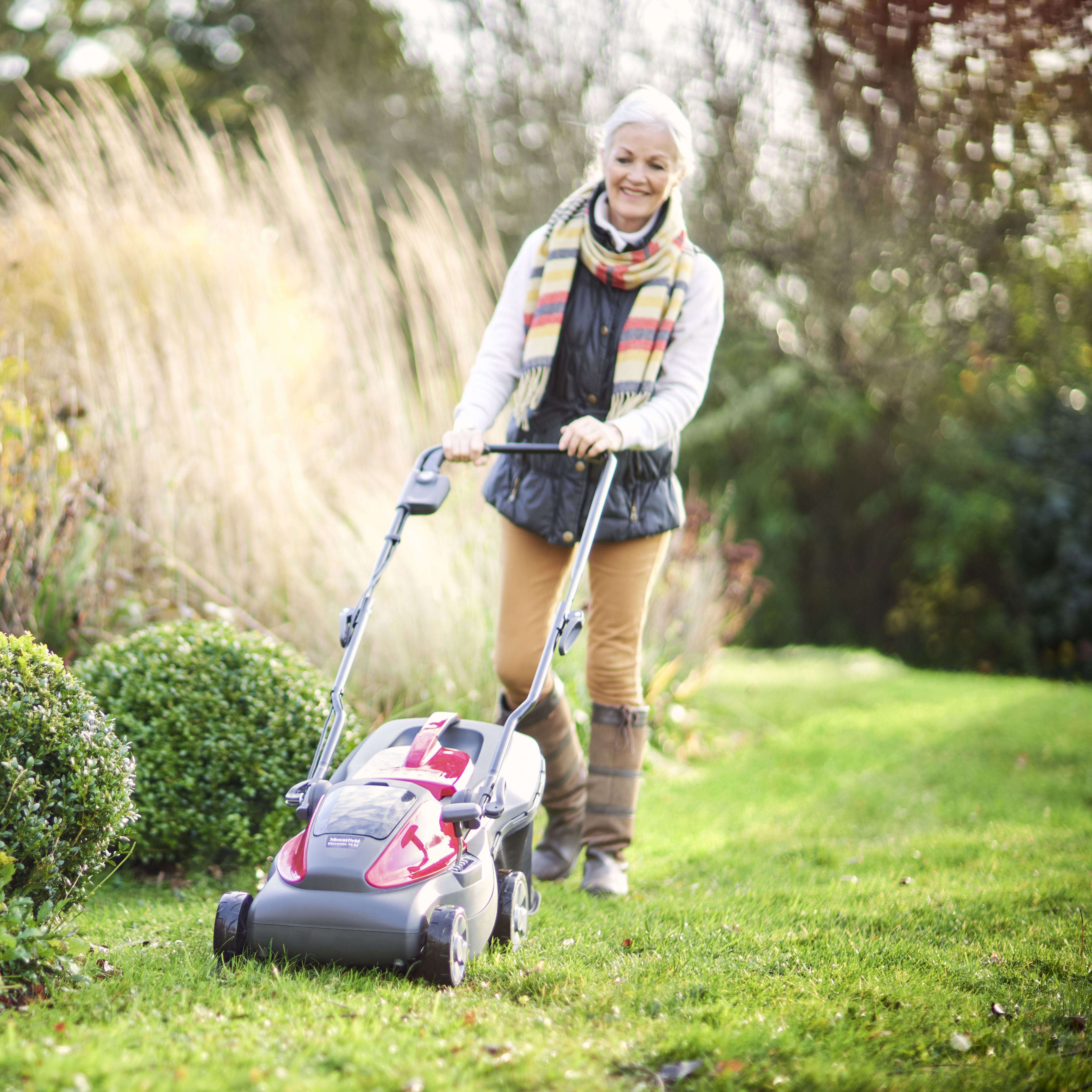 Mountfield Freedom100 34 Li Kit Cordless 20V Rotary Lawnmower DIY at B Q