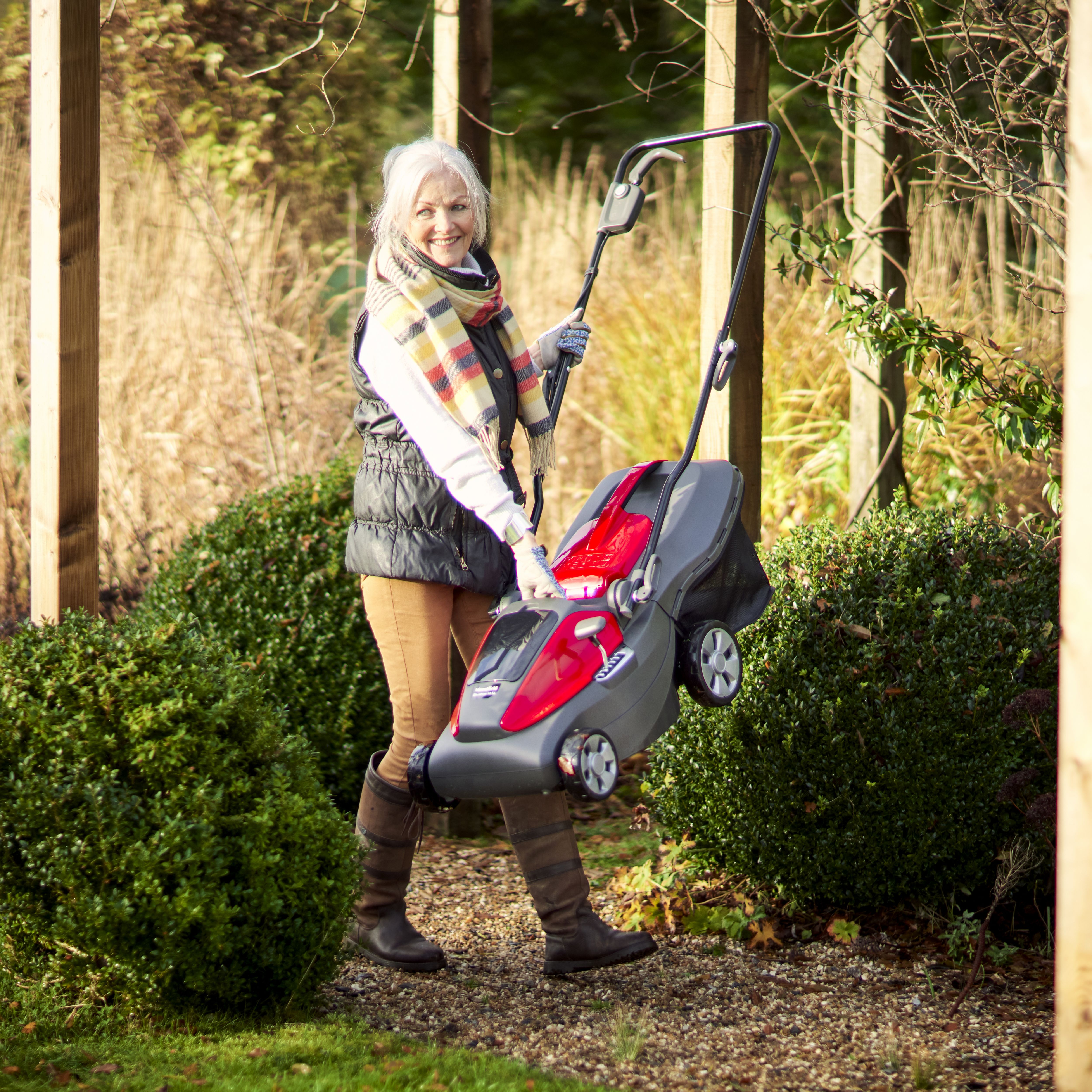 Mountfield Freedom100 34 Li Kit Cordless 20V Rotary Lawnmower DIY at B Q