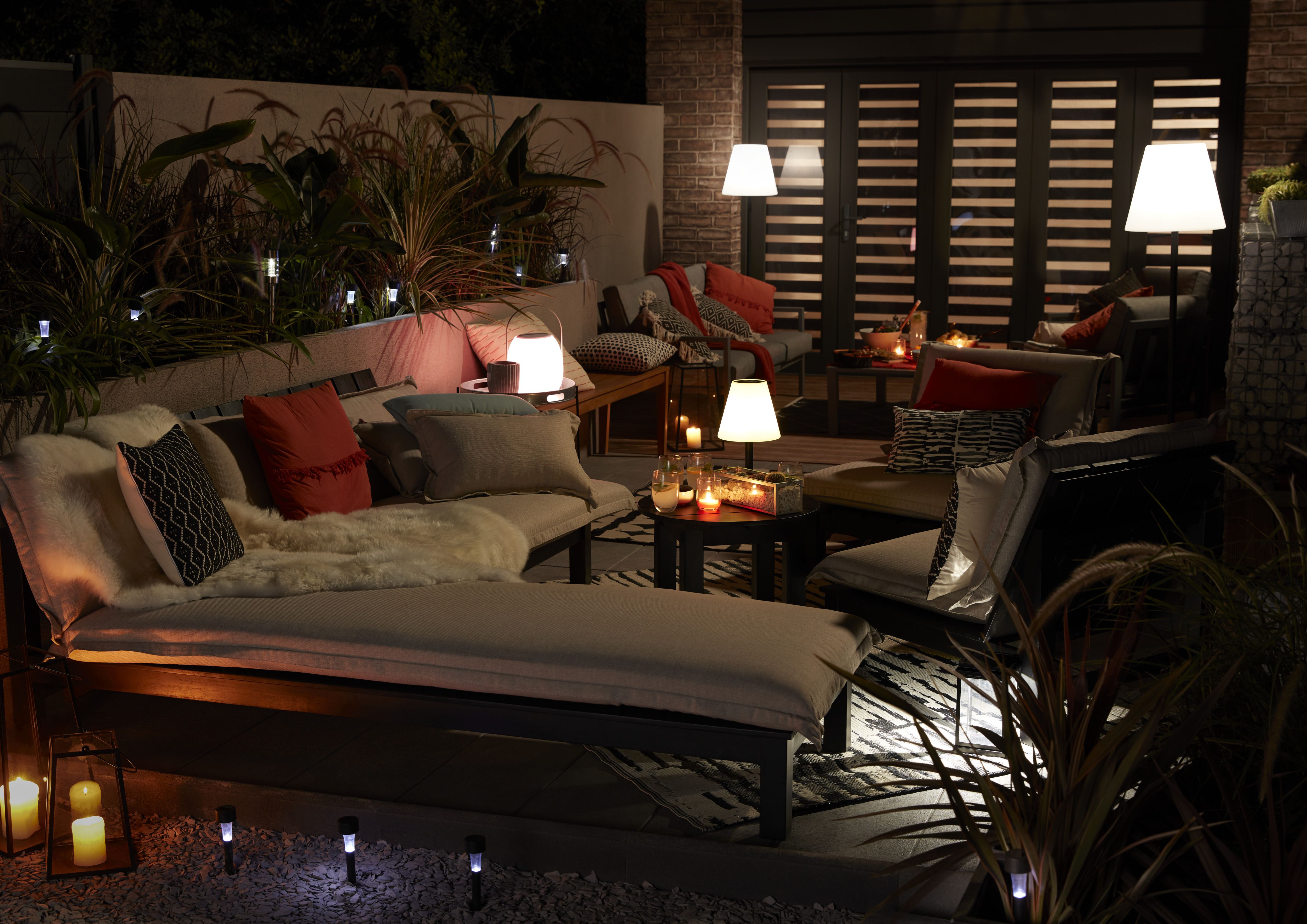 Multicolour Battery-powered RGB LED Outdoor Decorative light