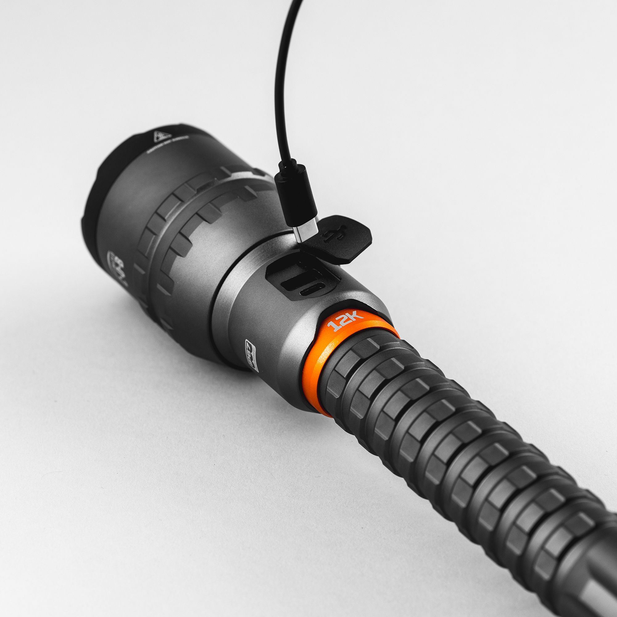 Nebo 12K Graphite Rechargeable 12000lm LED Battery-powered Spotlight torch