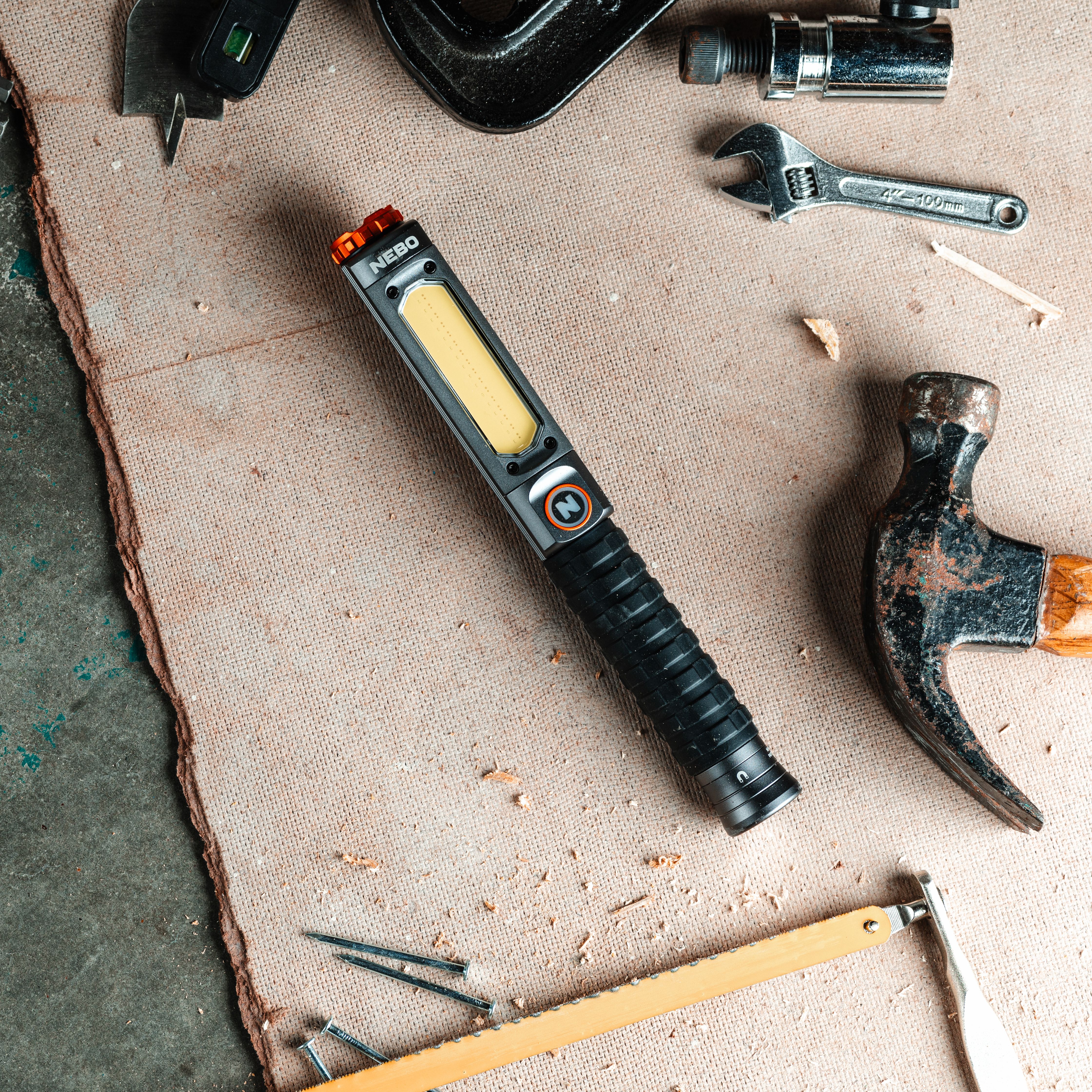 Nebo Big Larry Pro 3.7V Cordless Integrated LED Rechargeable Work light, 600lm