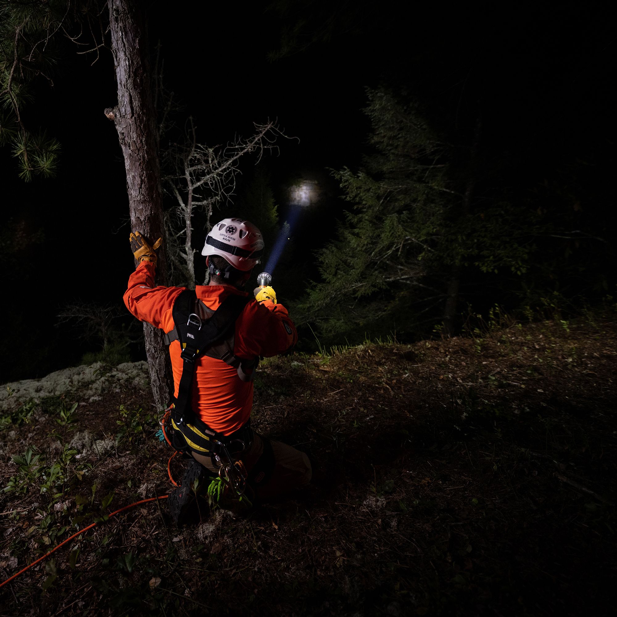 Nebo Luxtreme SL25R Graphite Rechargeable 500lm LED Battery-powered Spotlight torch