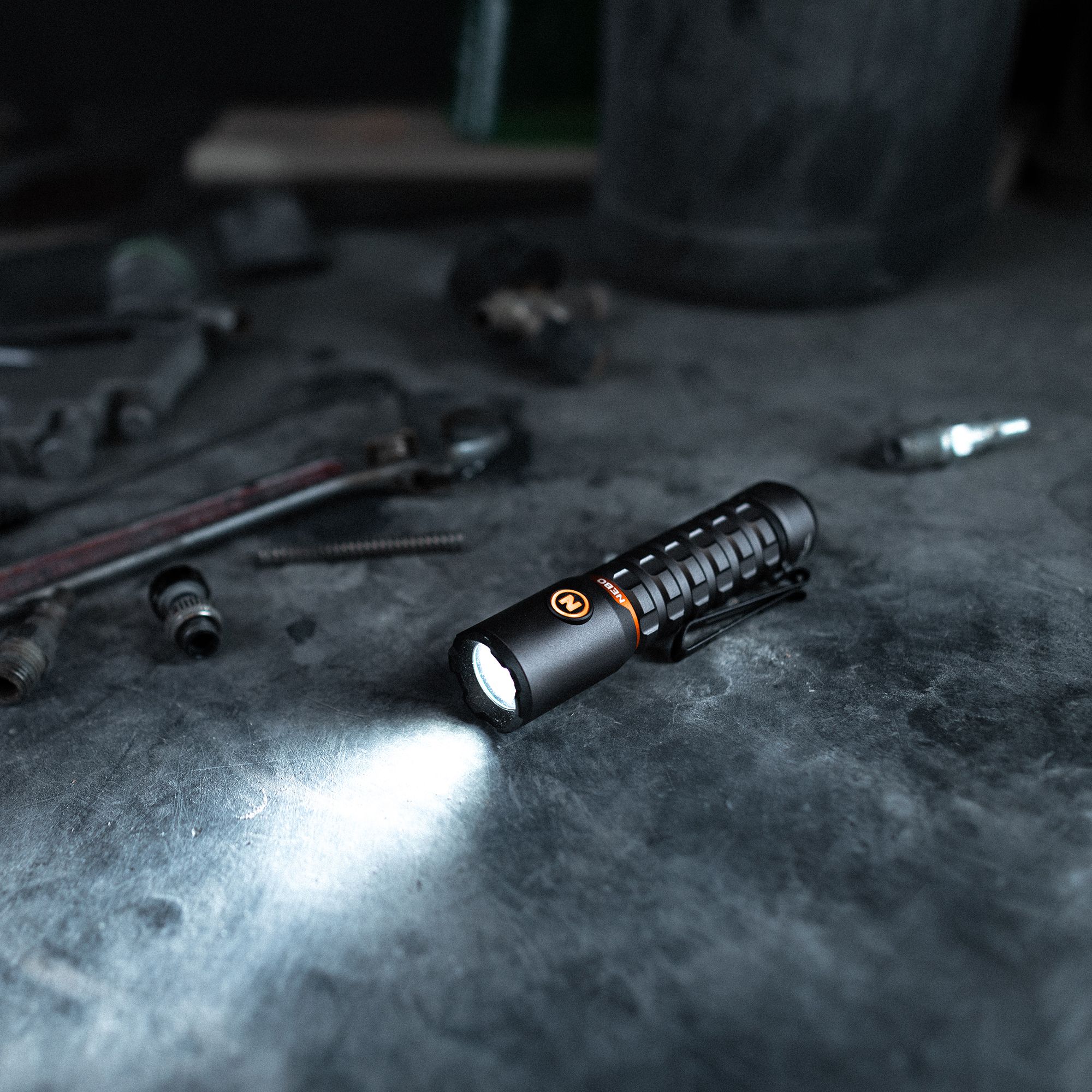 Nebo Torchy 2K Graphite Rechargeable 2000lm LED Battery-powered Spotlight torch