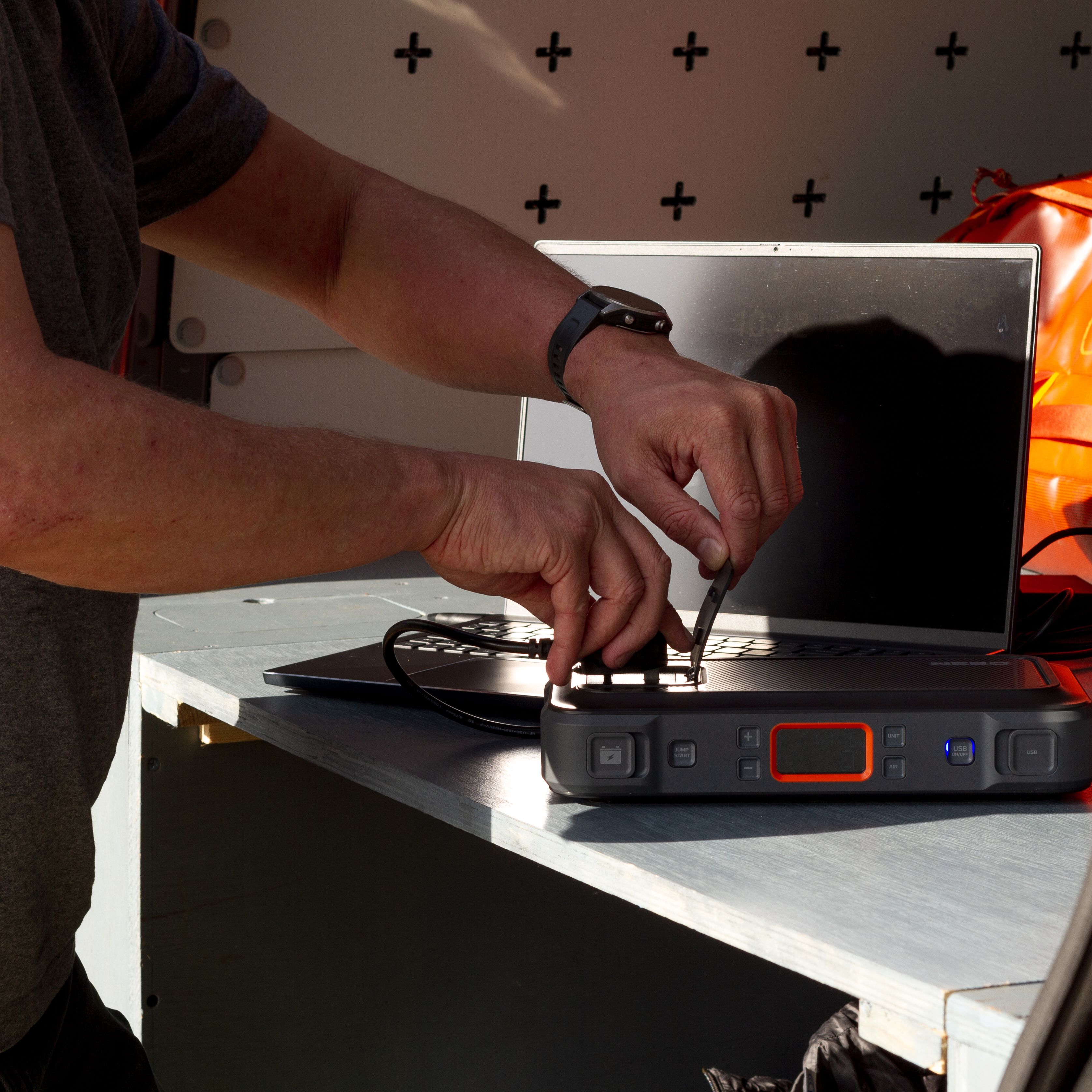 Nebo Ultimate 1500A Jump start & powerpack