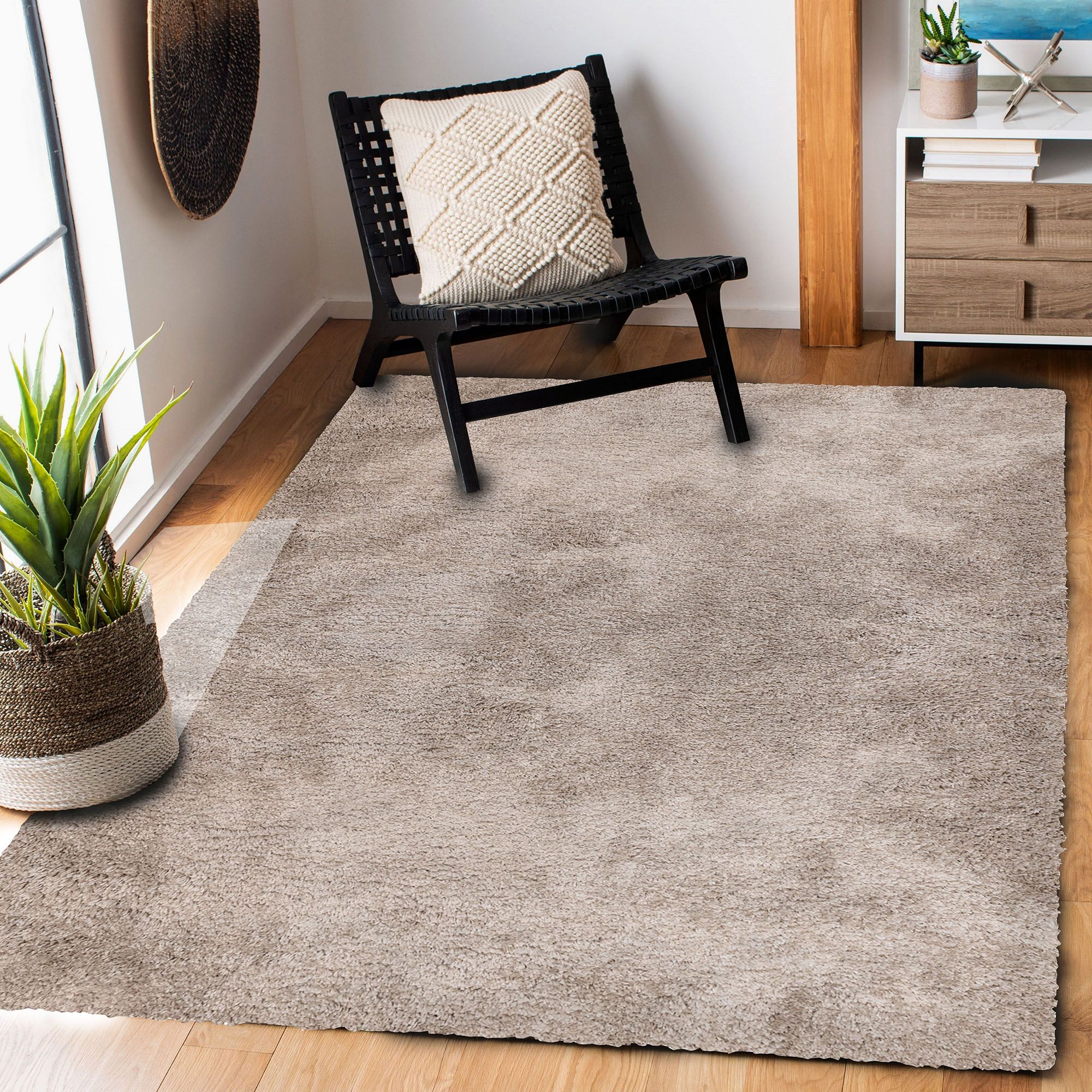 Noelia Taupe Shaggy Medium Rug, (L)170cm x (W)120cm
