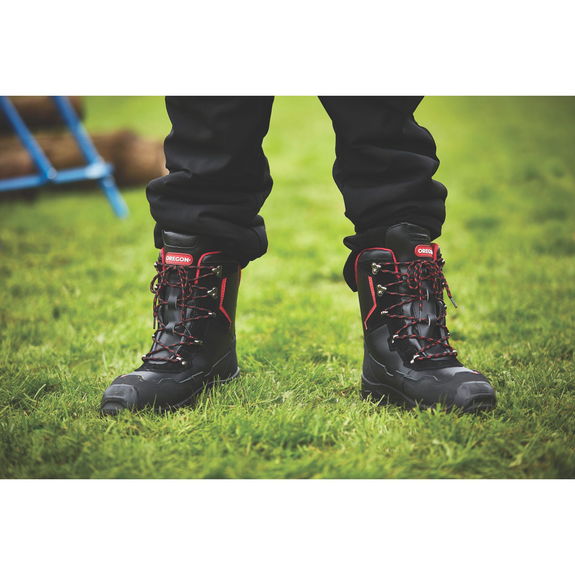 Oregon Yukon Men s Black Safety boots Size 7.5 DIY at B Q