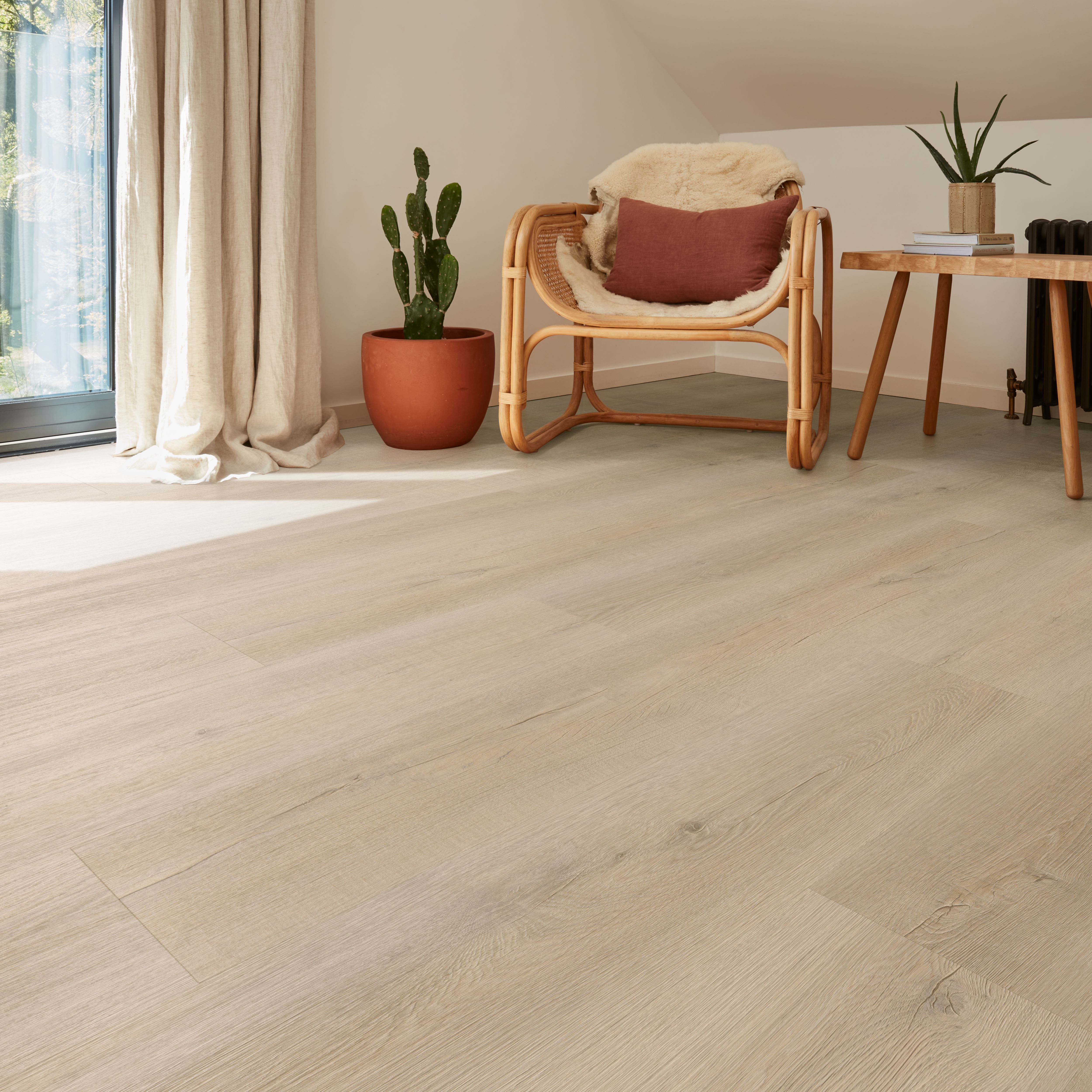 Palio by Karndean Beige & Taupe Light oak effect Embossed Luxury vinyl click Planks, 3.2m²