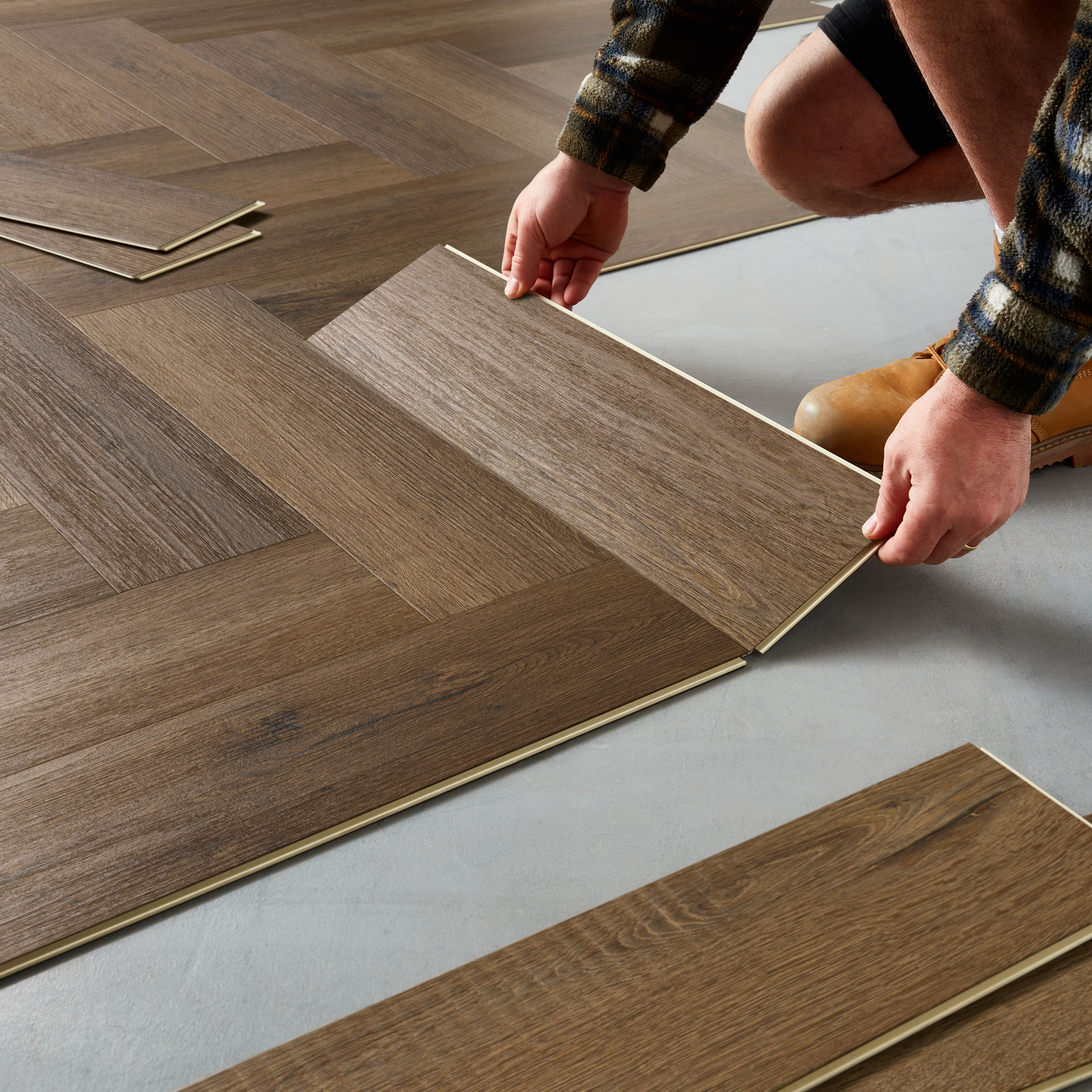 Palio by Karndean Dark brown Oak effect Embossed Herringbone Luxury vinyl click Planks, 1.95m²