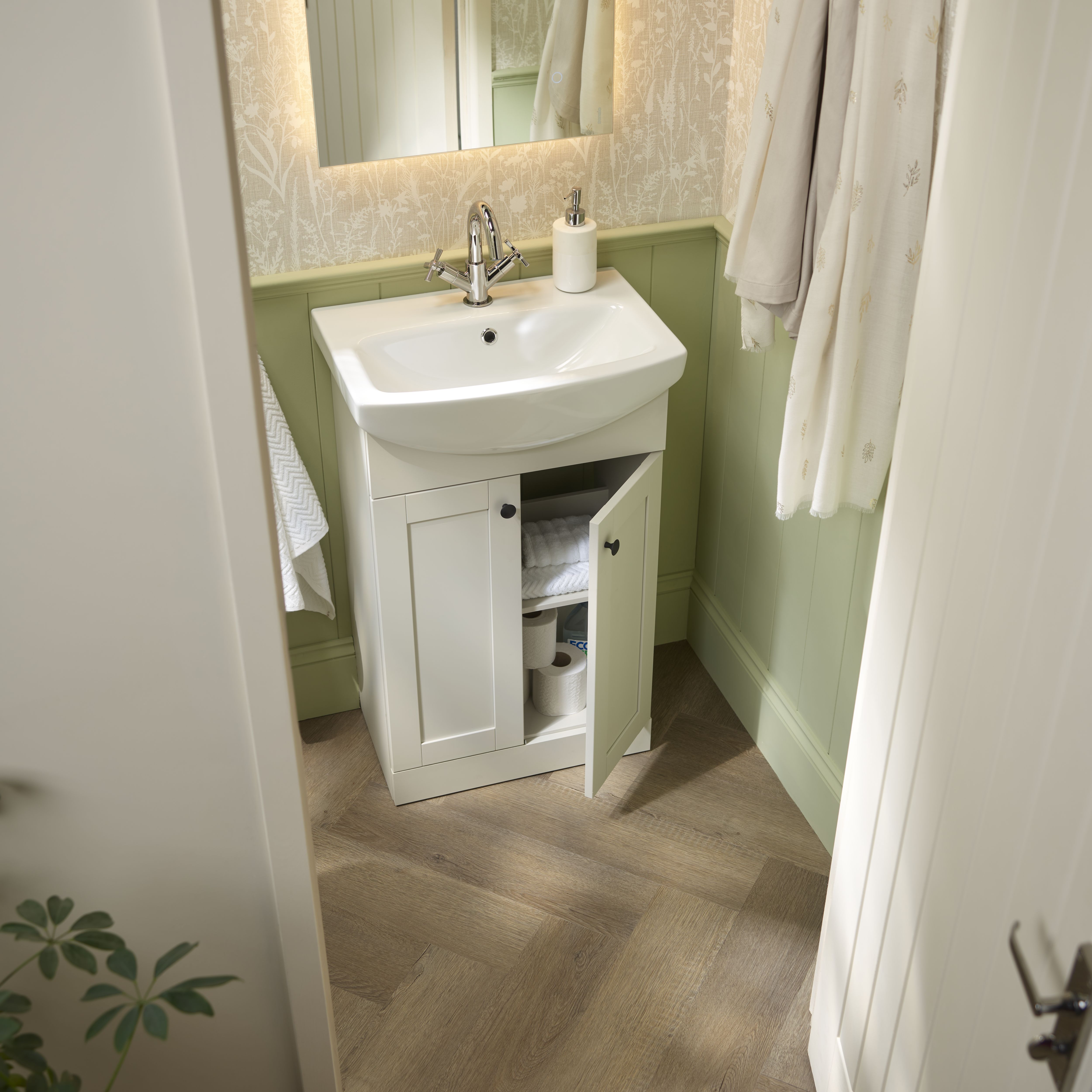 Palio by Karndean Mid Brown Oak effect Embossed Herringbone Luxury vinyl click Planks, 1.95m²
