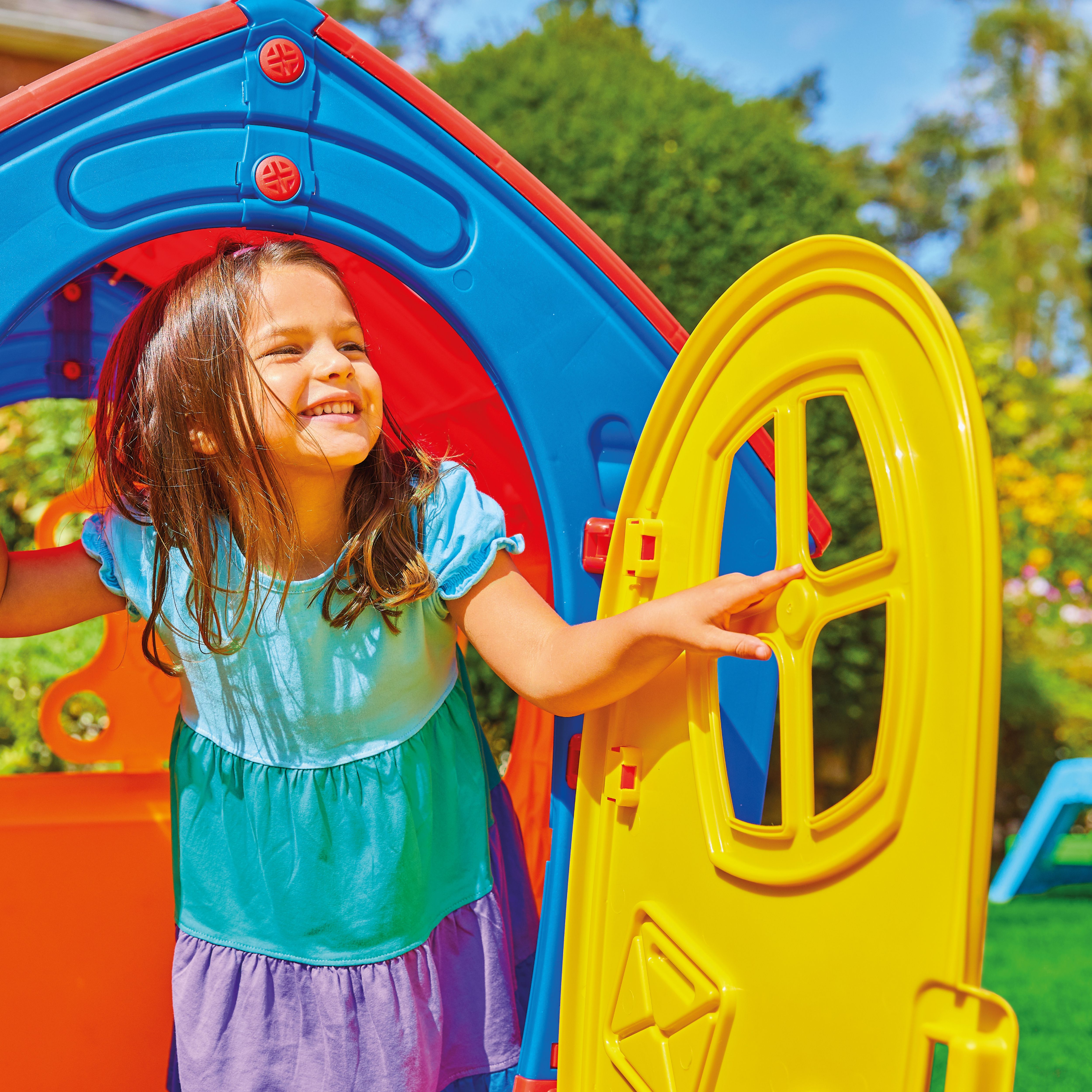 Plastic playhouse sales b&q