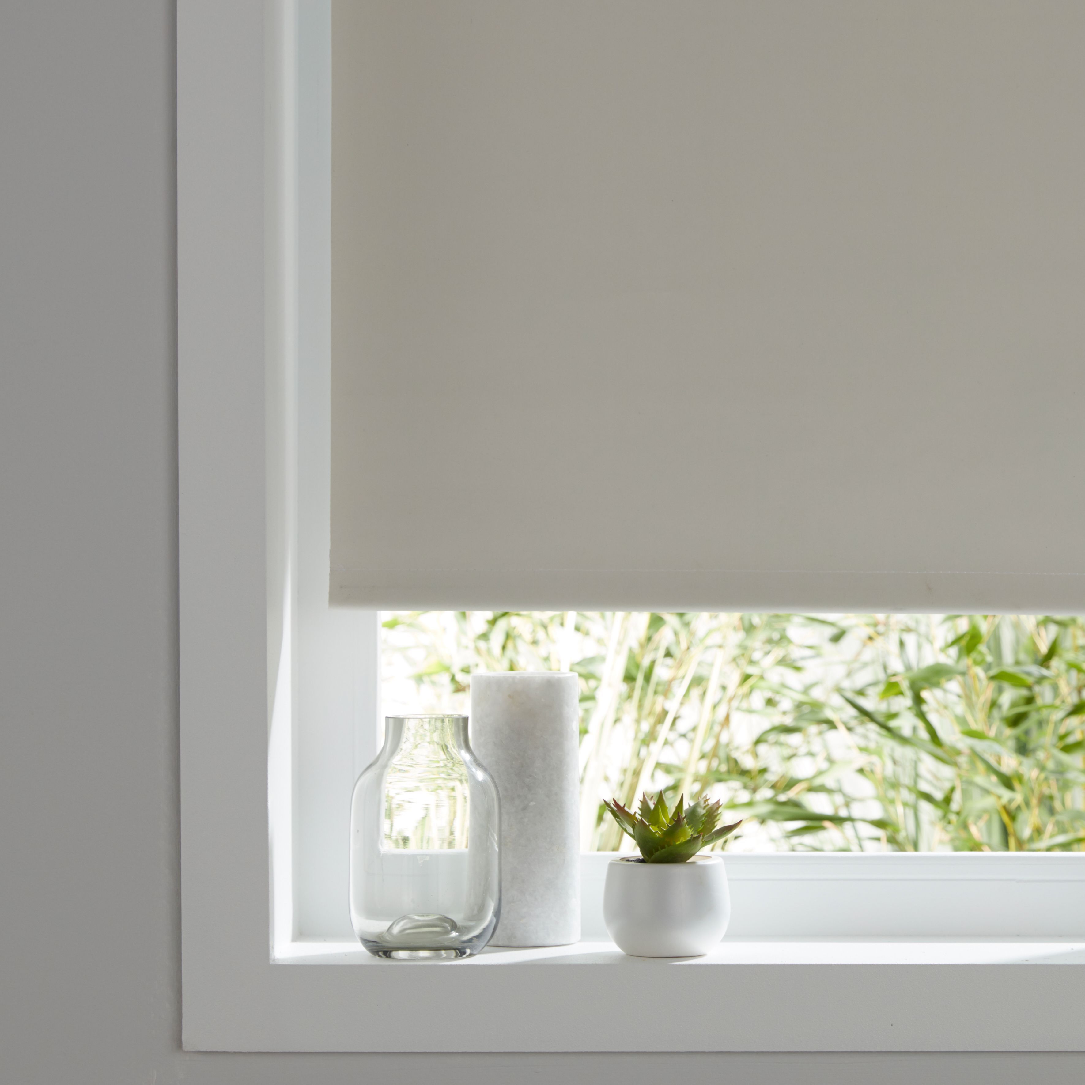 Pama Corded White Plain Thermal Roller Blind (W)120cm (L)195cm