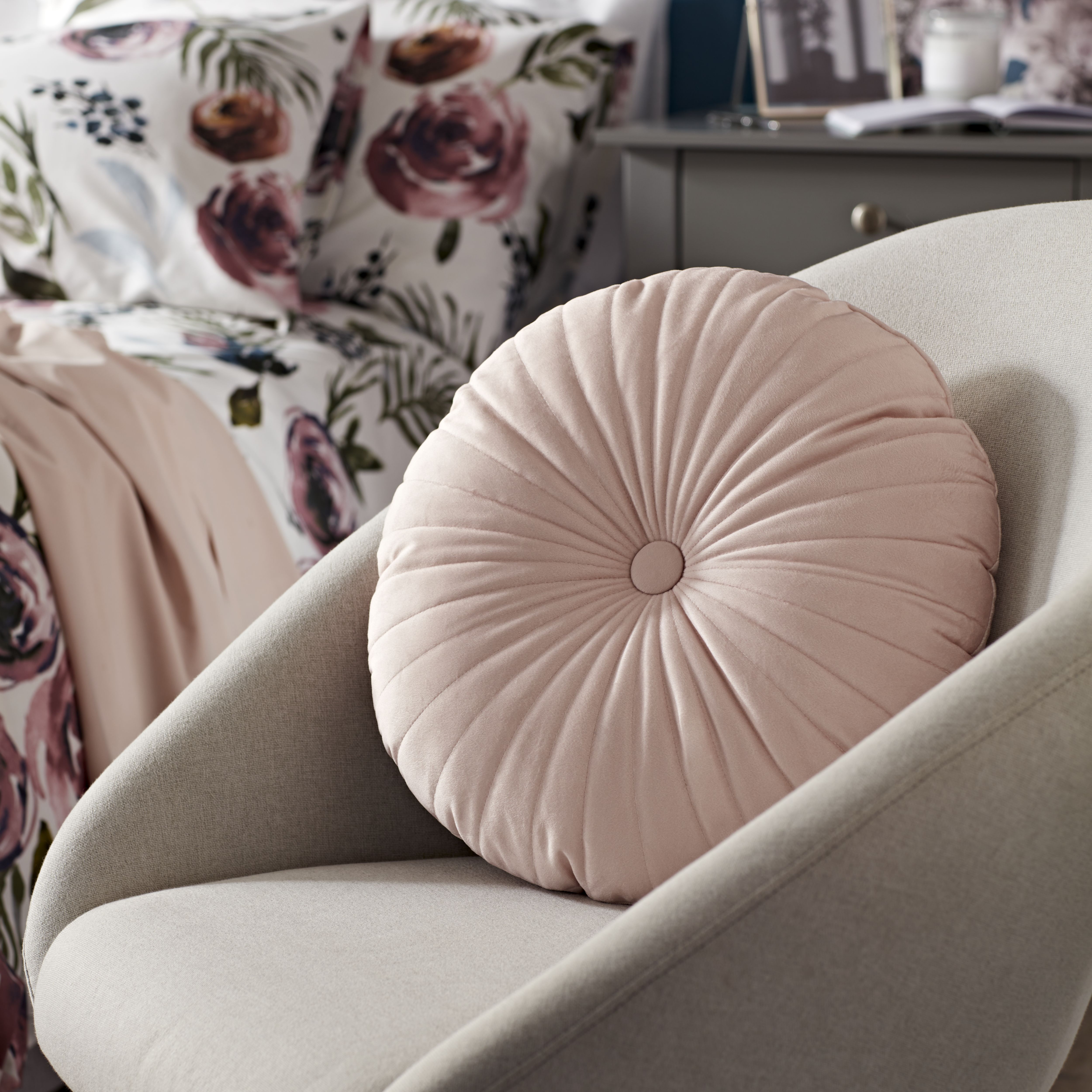Paoletti Pink Plain quilted Indoor Cushion, (L)40cm x (W)40cm