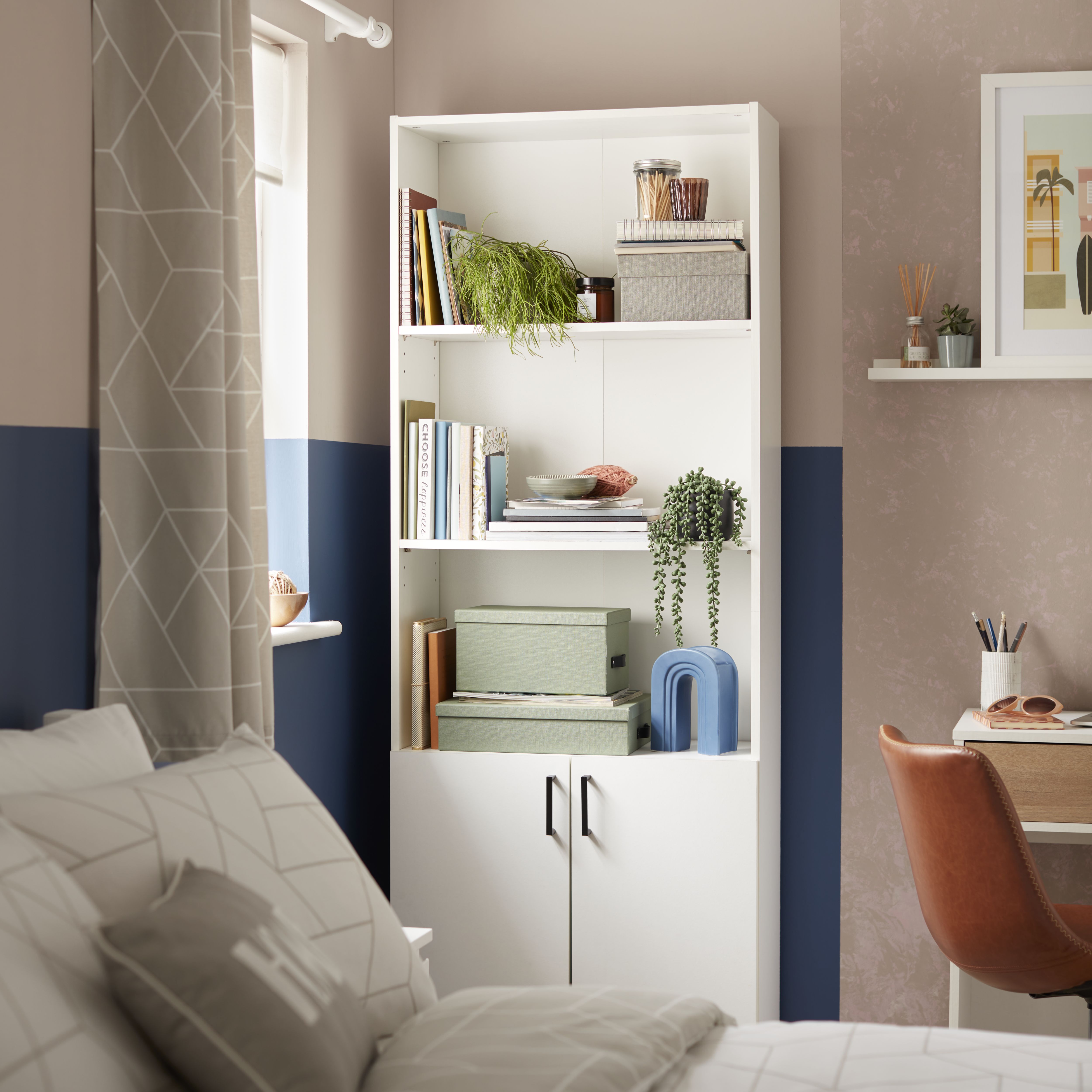 Penwith 0 Drawer Matt white Bookcase (H)180cm x (W)66.2cm x (D)25.7cm