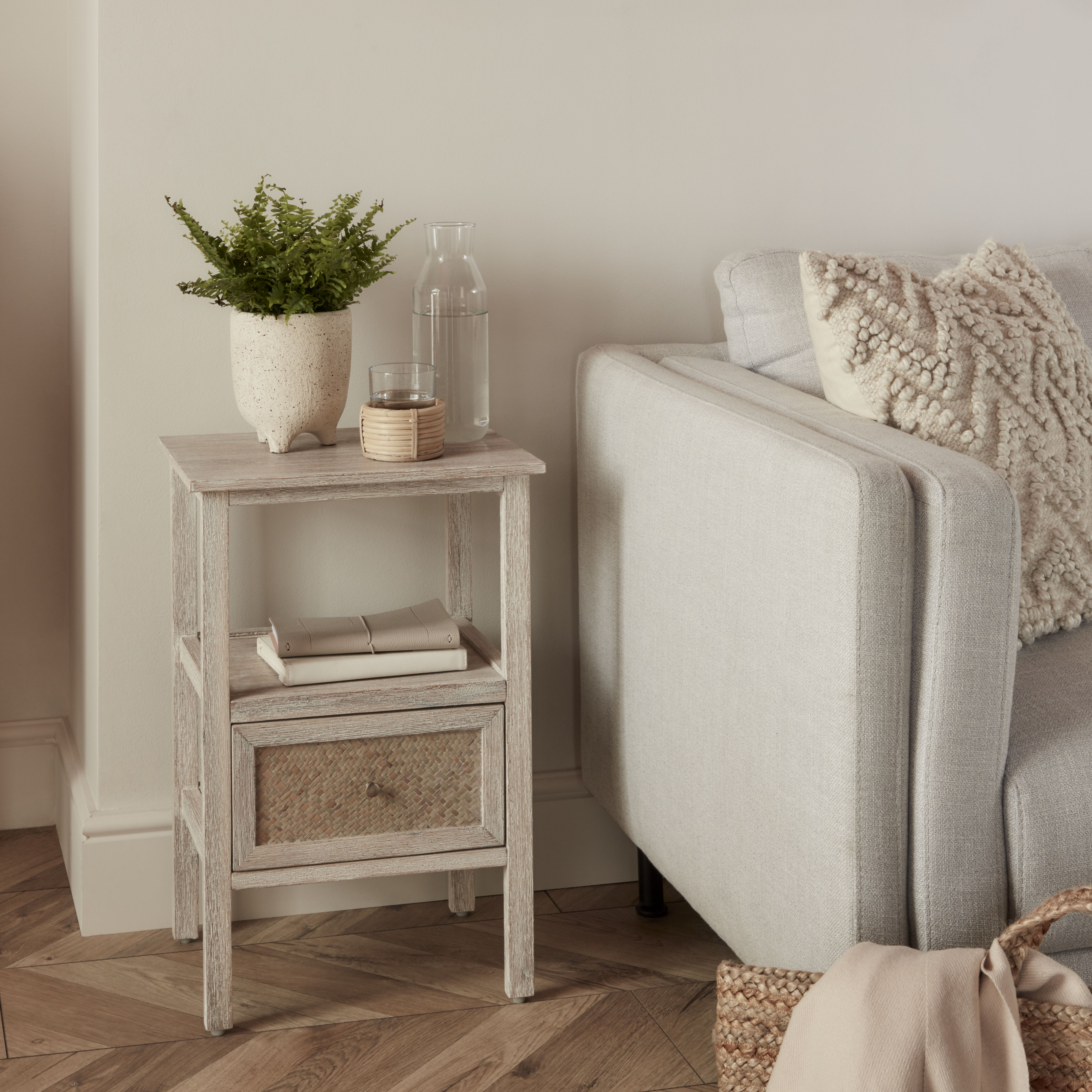 Pinilla Matt white MDF 1 Drawer Bedside table (H)600mm (W)300mm (D)400mm