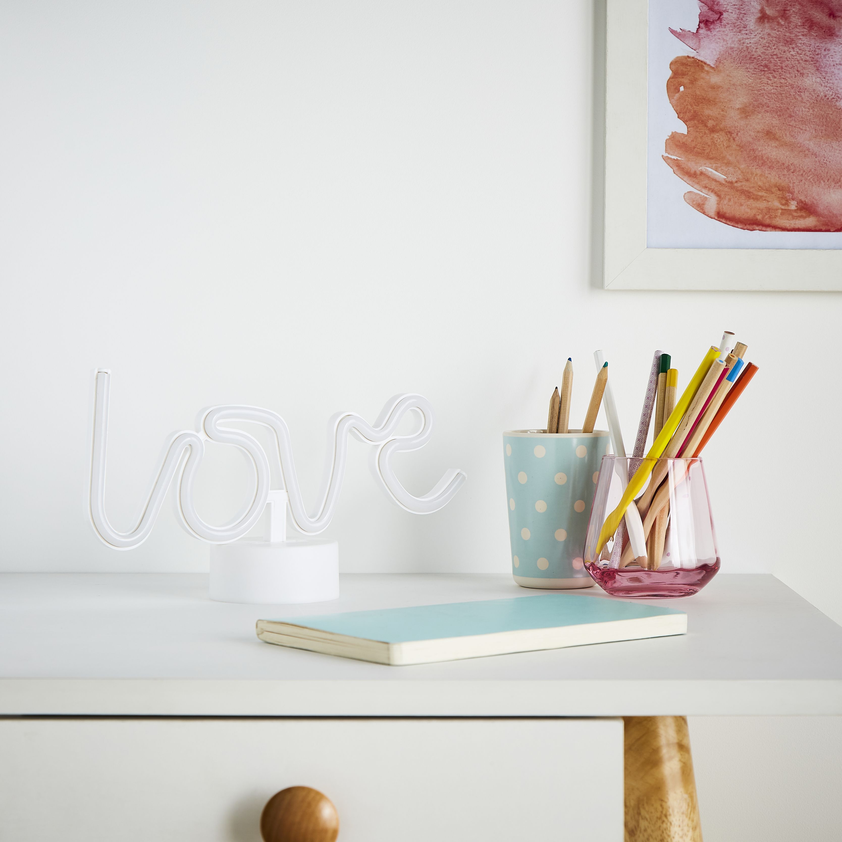 Pink LED Battery-powered Neon love Table light