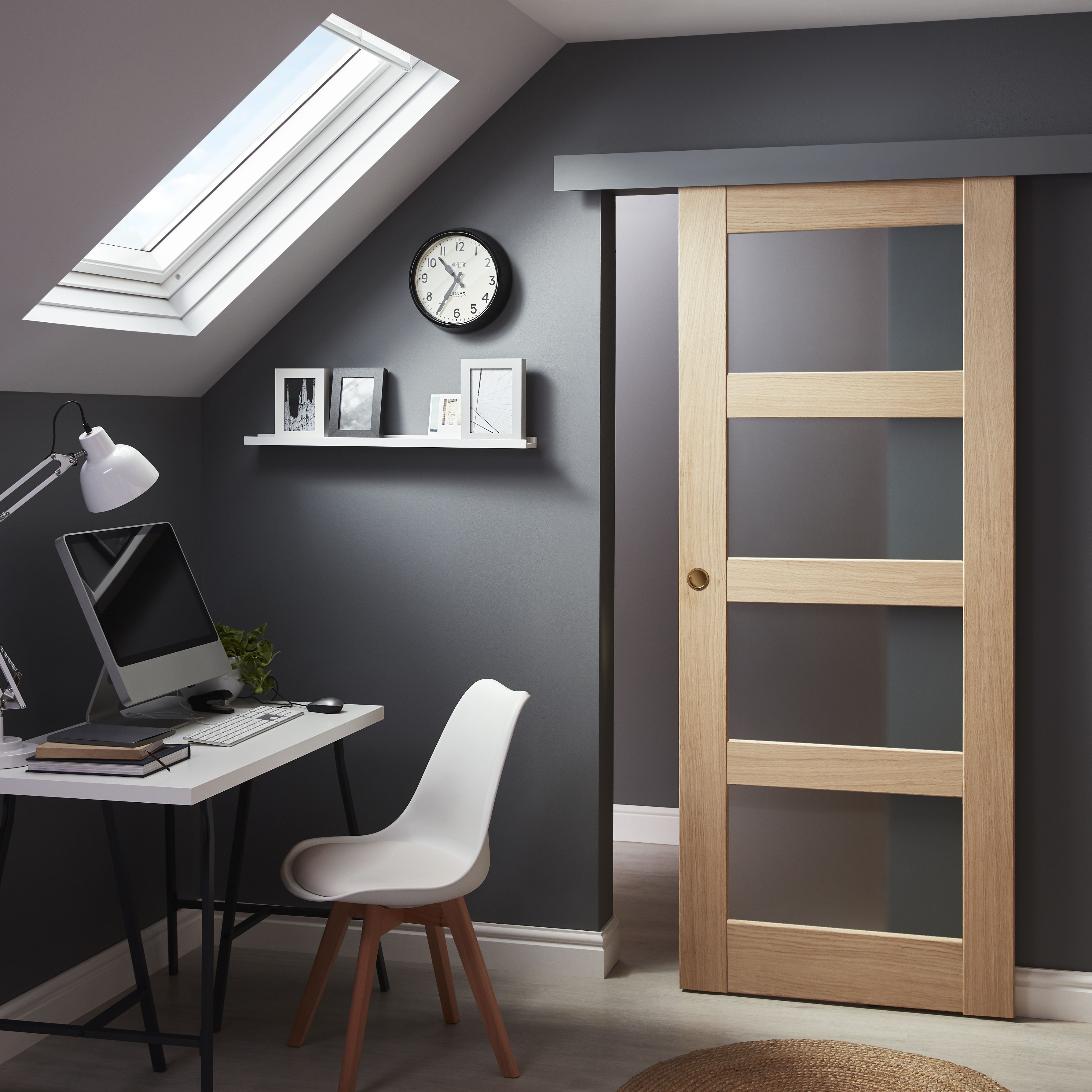 Plain Clear Glazed Shaker Natural Timber Oak veneer Internal Sliding Door, (H)2040mm (W)826mm