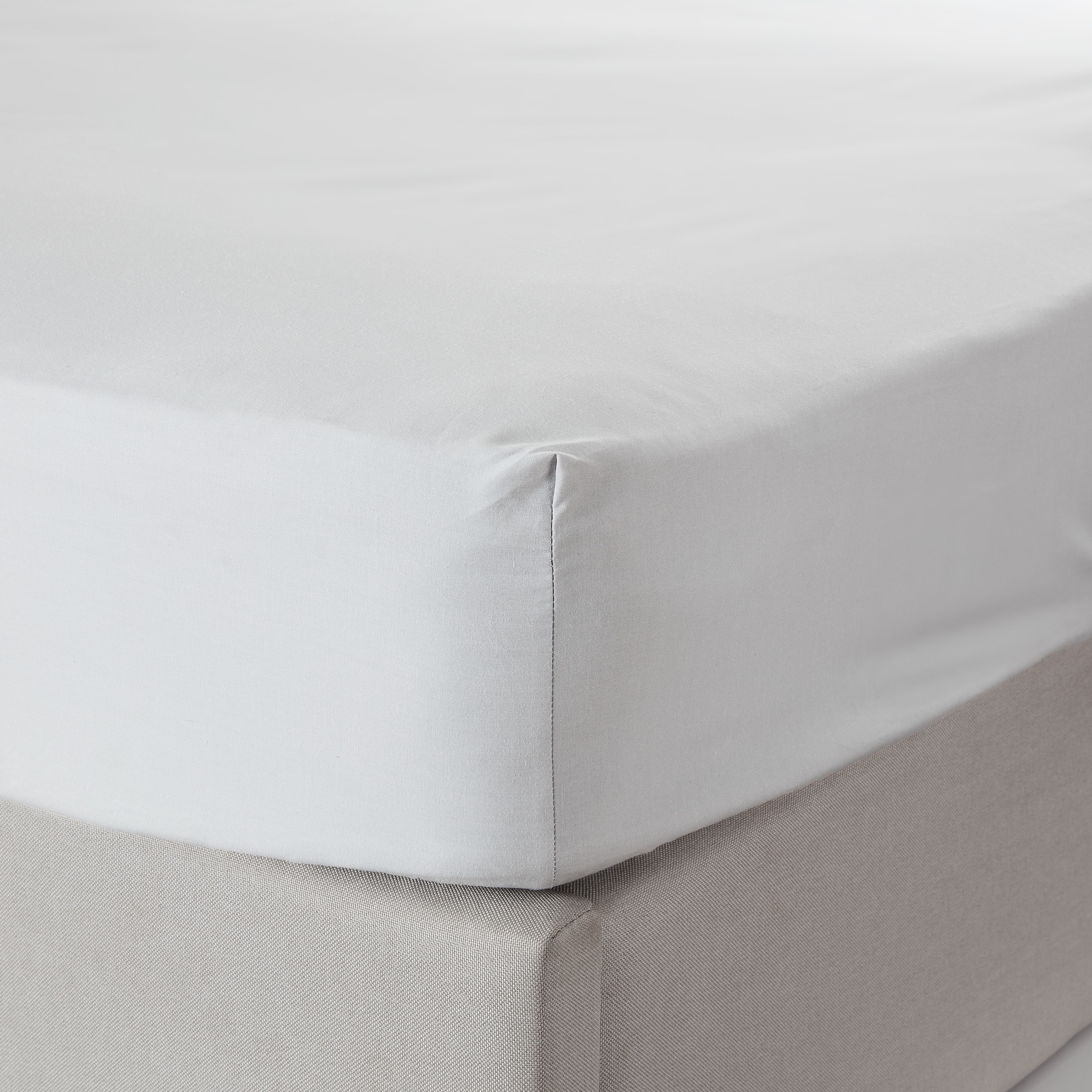 Plain White King Fitted sheet DIY at B&Q