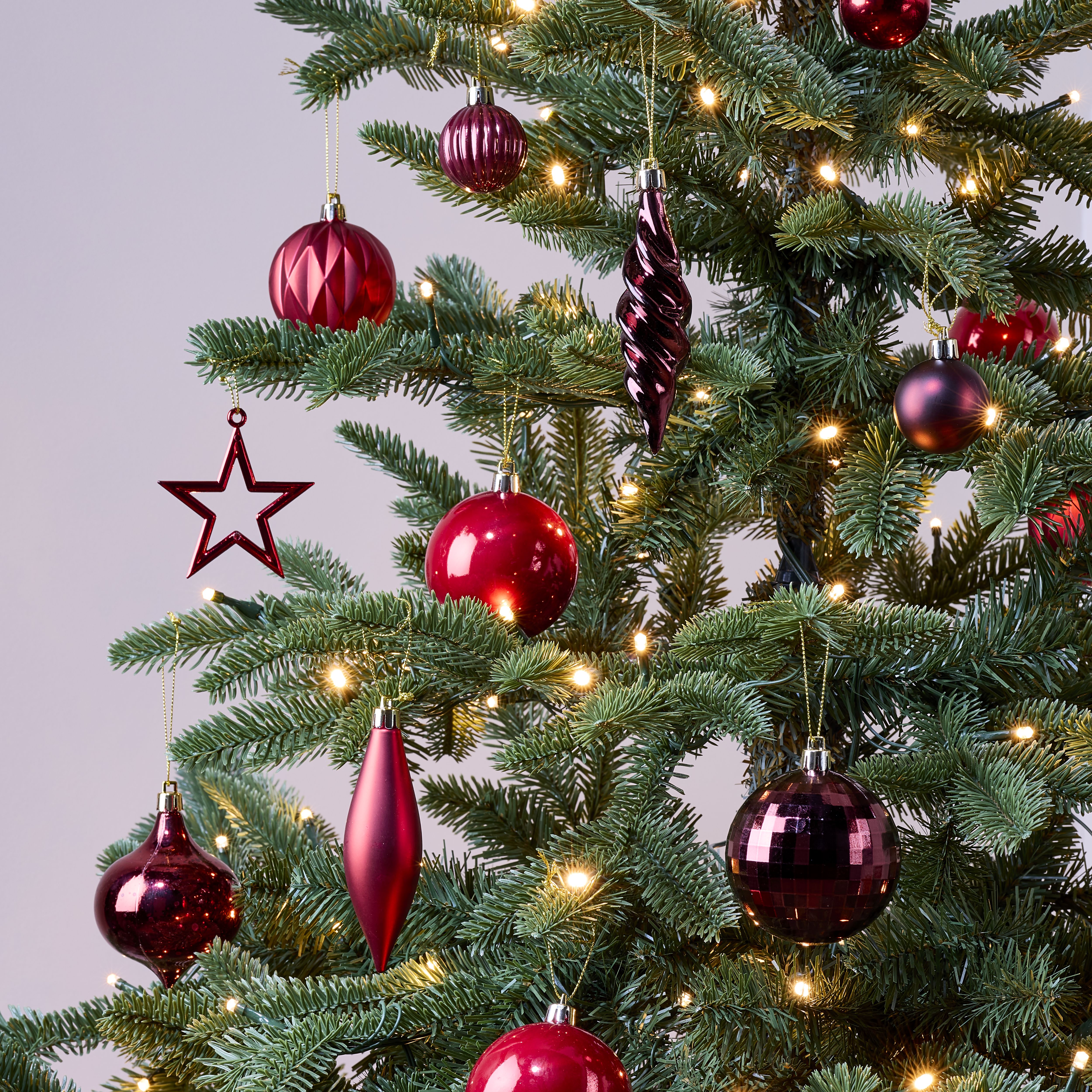 Plastic Tonal Christmas bauble set, Pack of 40 - Red