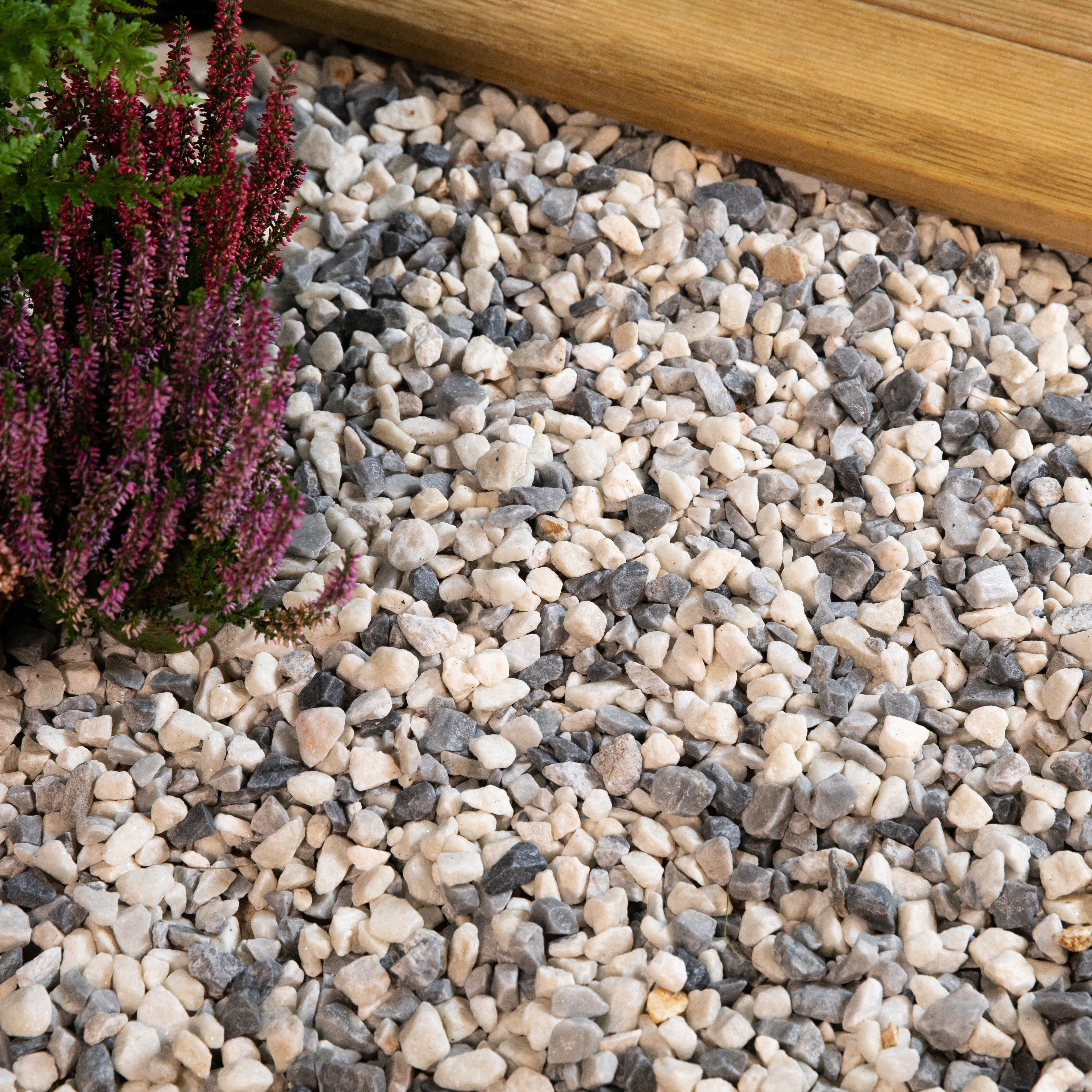 Polar Ice 14-20mm Chippings, 0.3m²
