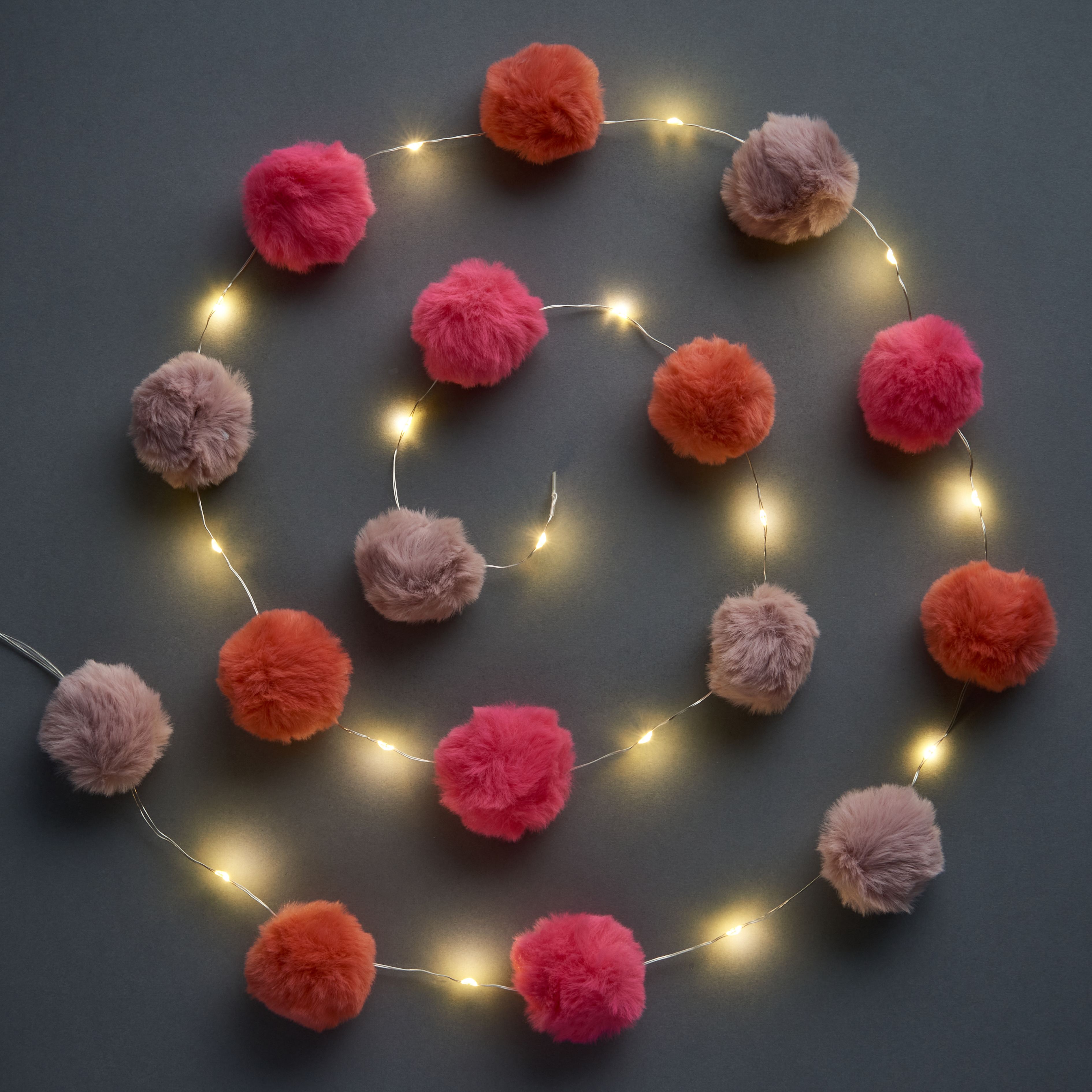 Pom-Pom Battery-powered Warm white 16 SMD LED Indoor Lilac, Pink & Coral String lights