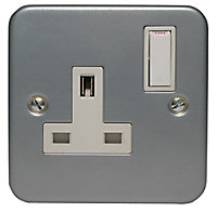 Power Pro 13A 1 gang Switched Metal-clad socket with White inserts